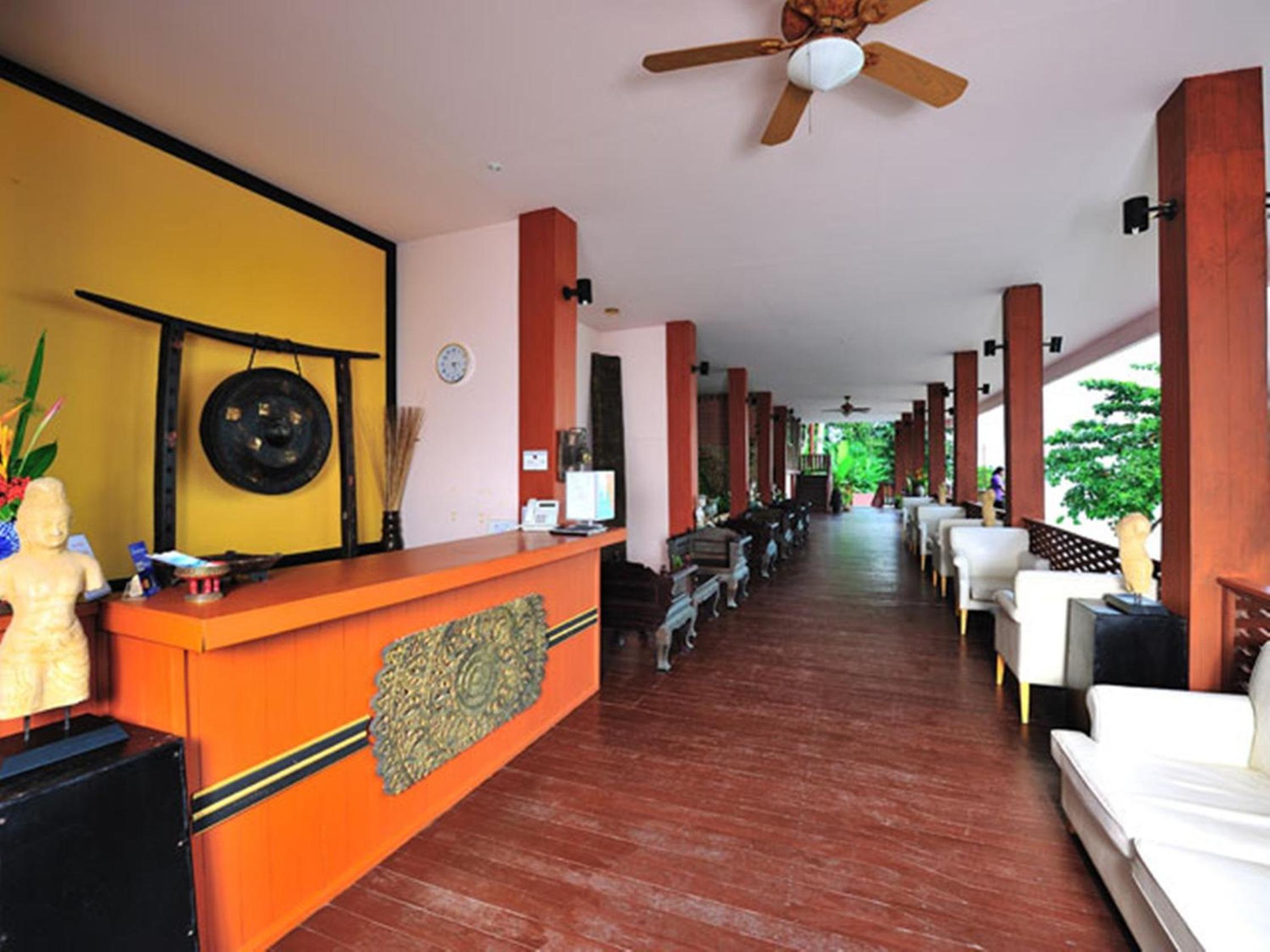 Koh Ngai Cliff Beach Resort