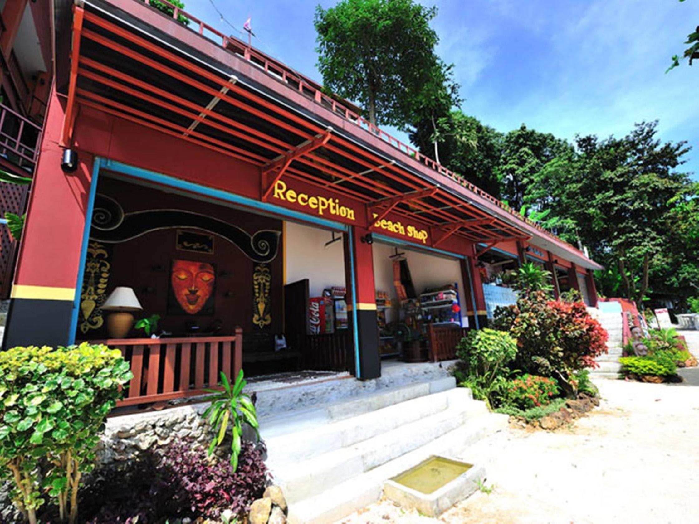 Koh Ngai Cliff Beach Resort