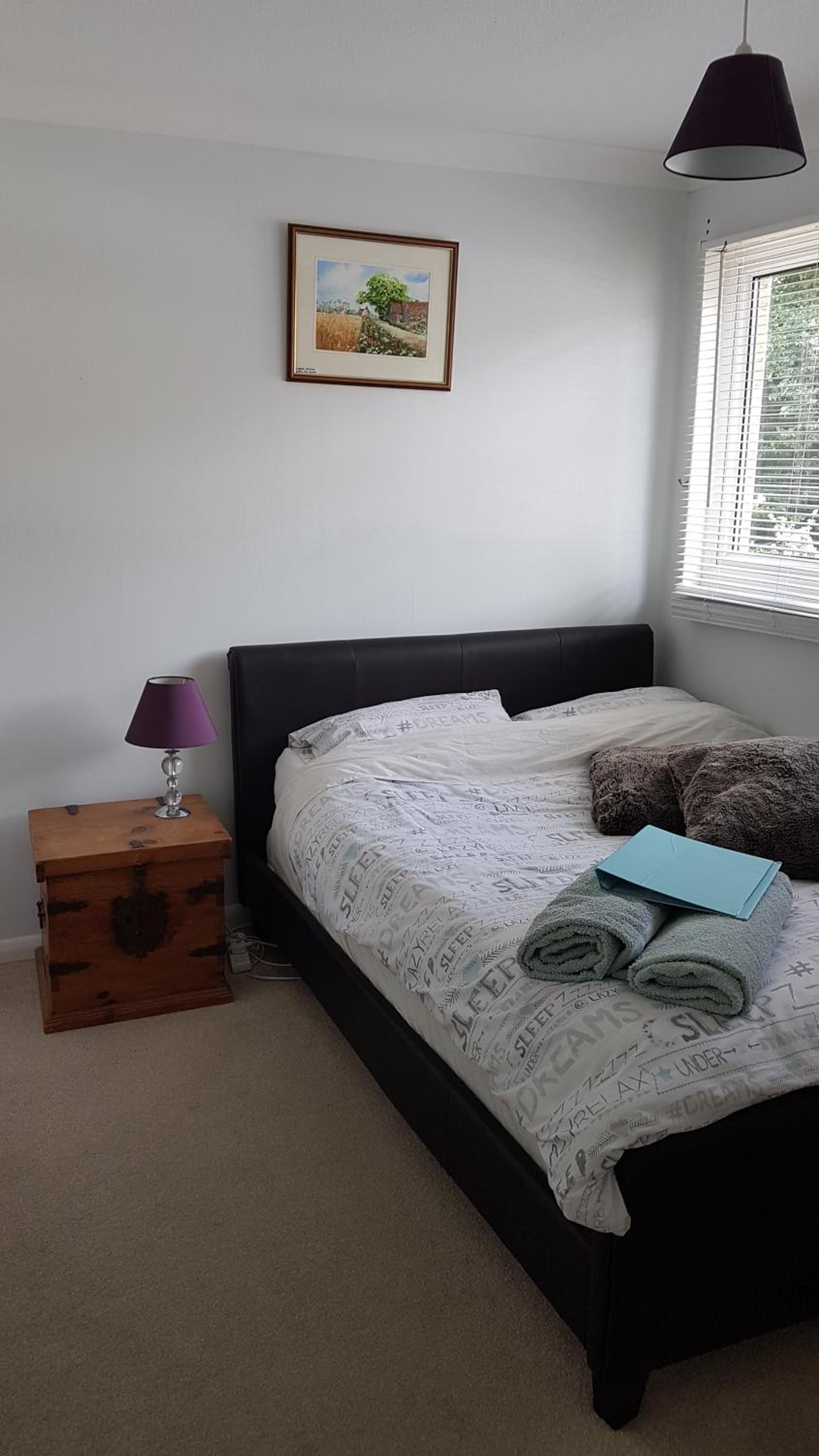 Quiet house beside Stansted Airport