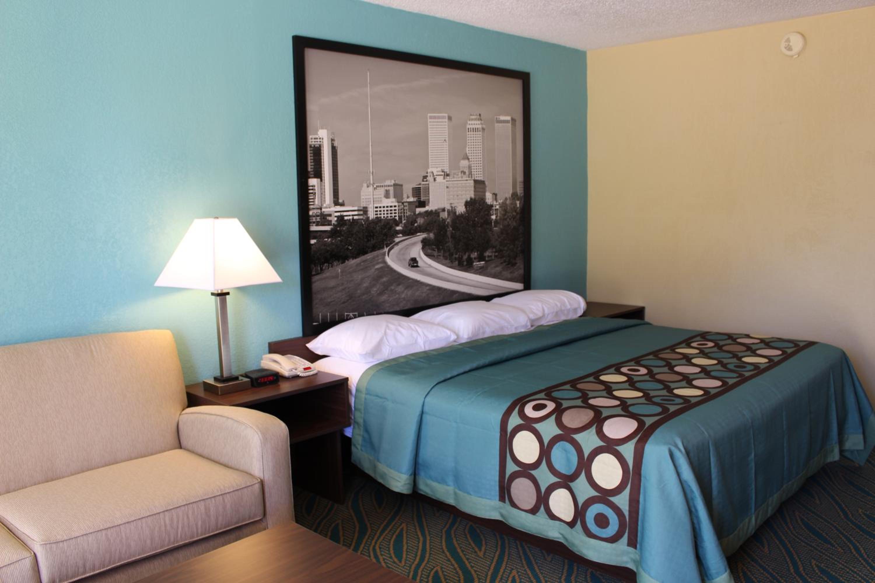 Super 8 by Wyndham Duncan