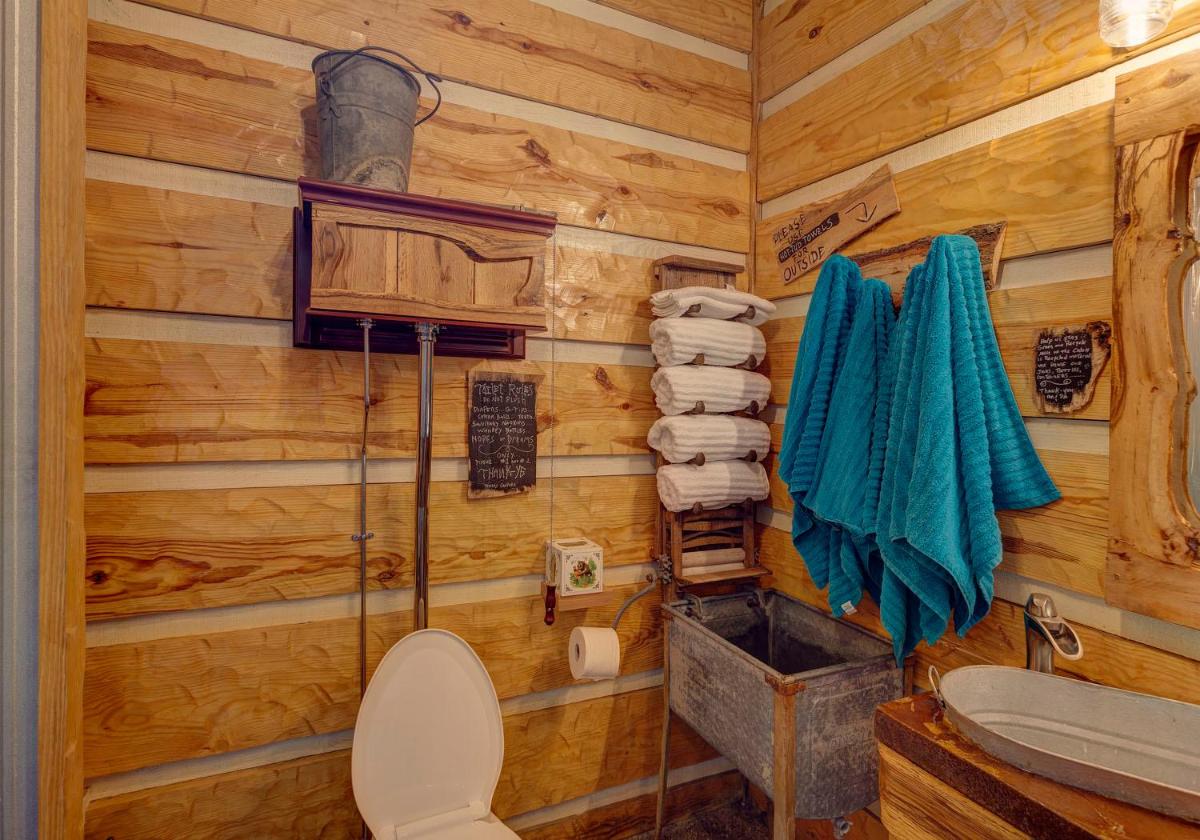 Fox Pass Cabins