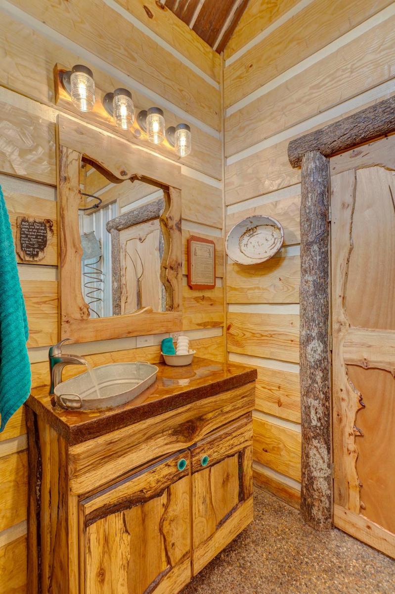 Fox Pass Cabins