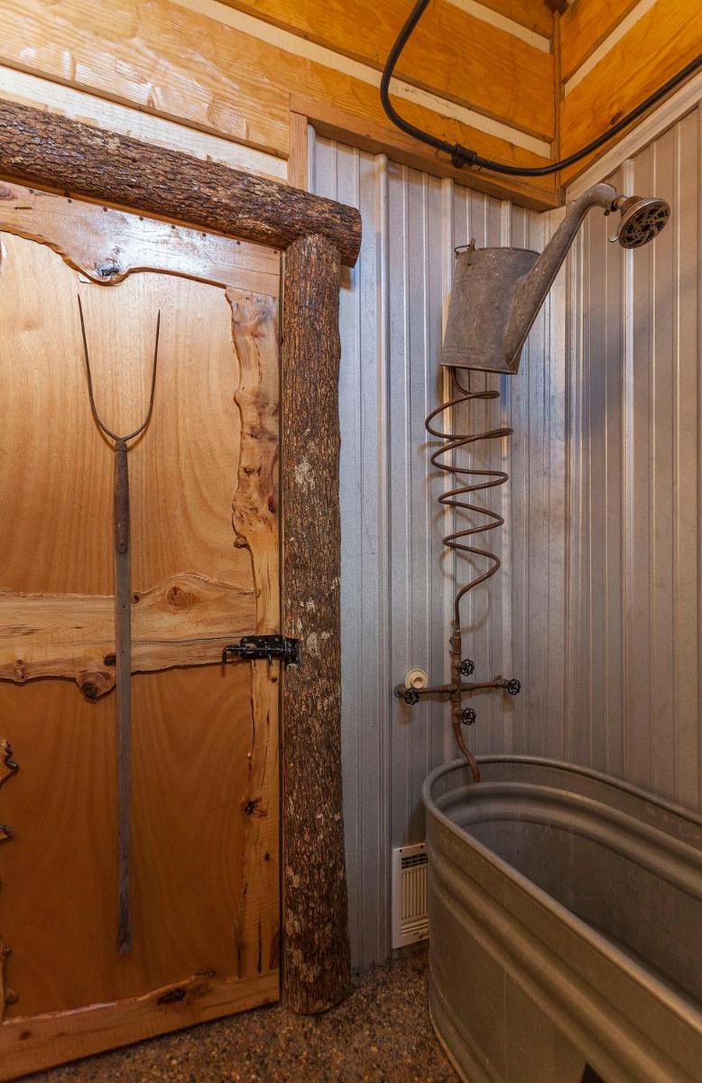 Fox Pass Cabins