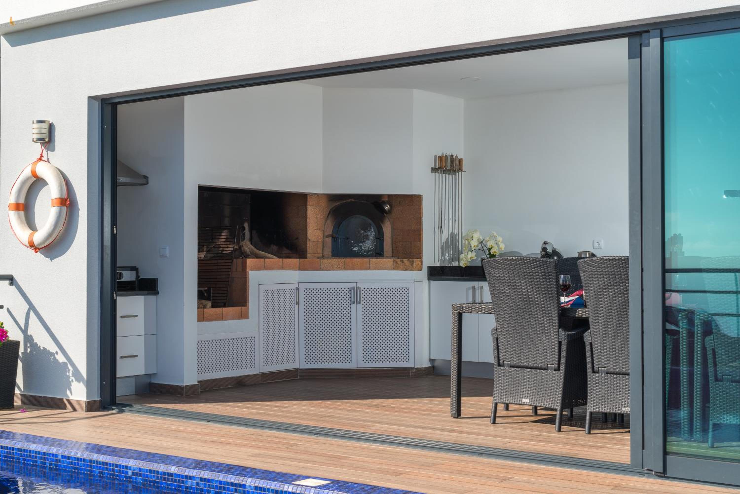 CASA LIRA Heated swiming, Sea View and Air Conditioning