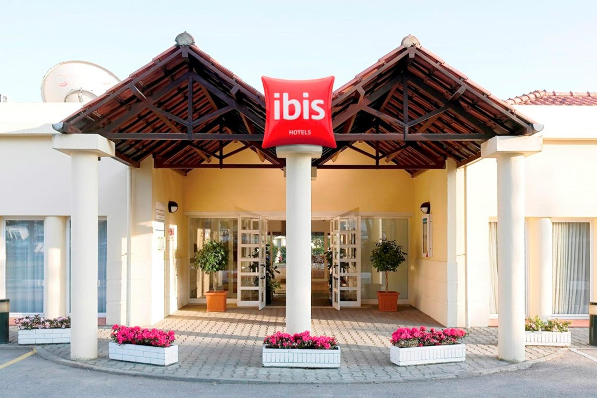 Hotel ibis Setubal - Image 1