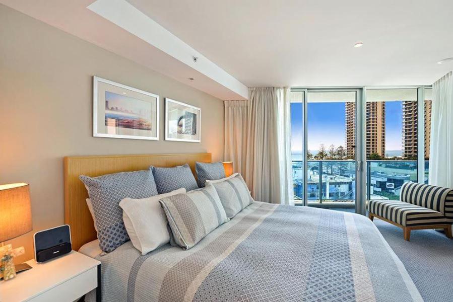 Number 1 H Residences - WiFi, Parking & More by Gold Coast Holidays