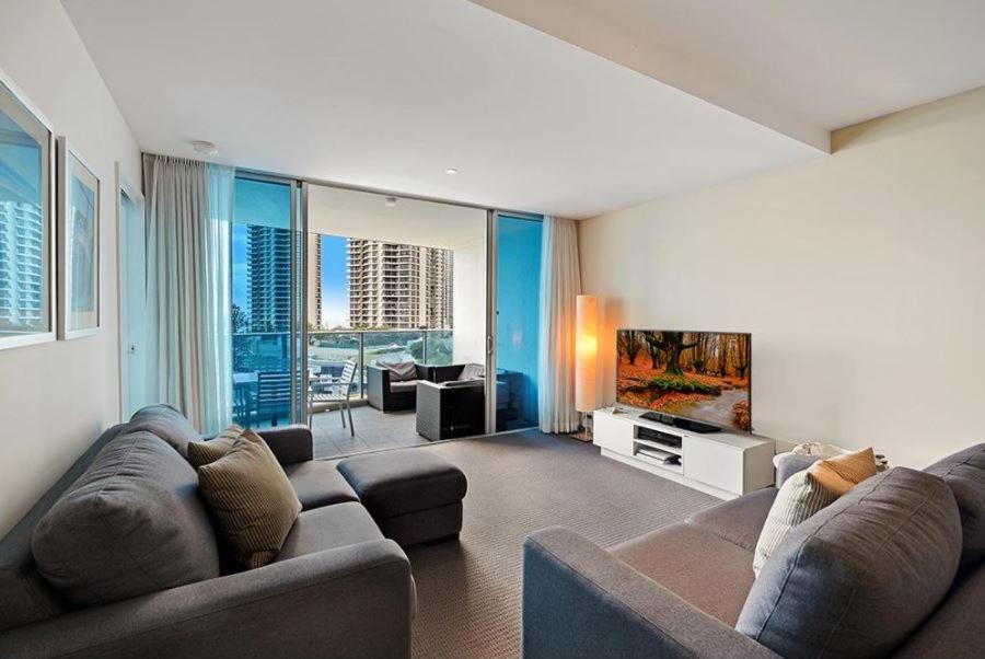 Number 1 H Residences - WiFi, Parking & More by Gold Coast Holidays