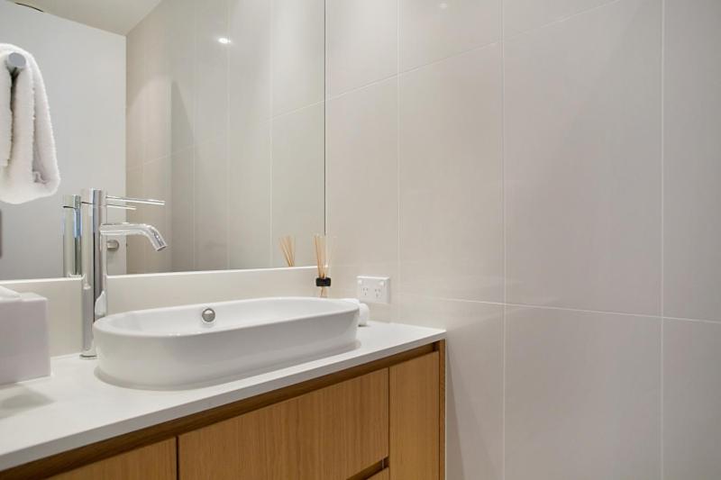 Number 1 H Residences - WiFi, Parking & More by Gold Coast Holidays