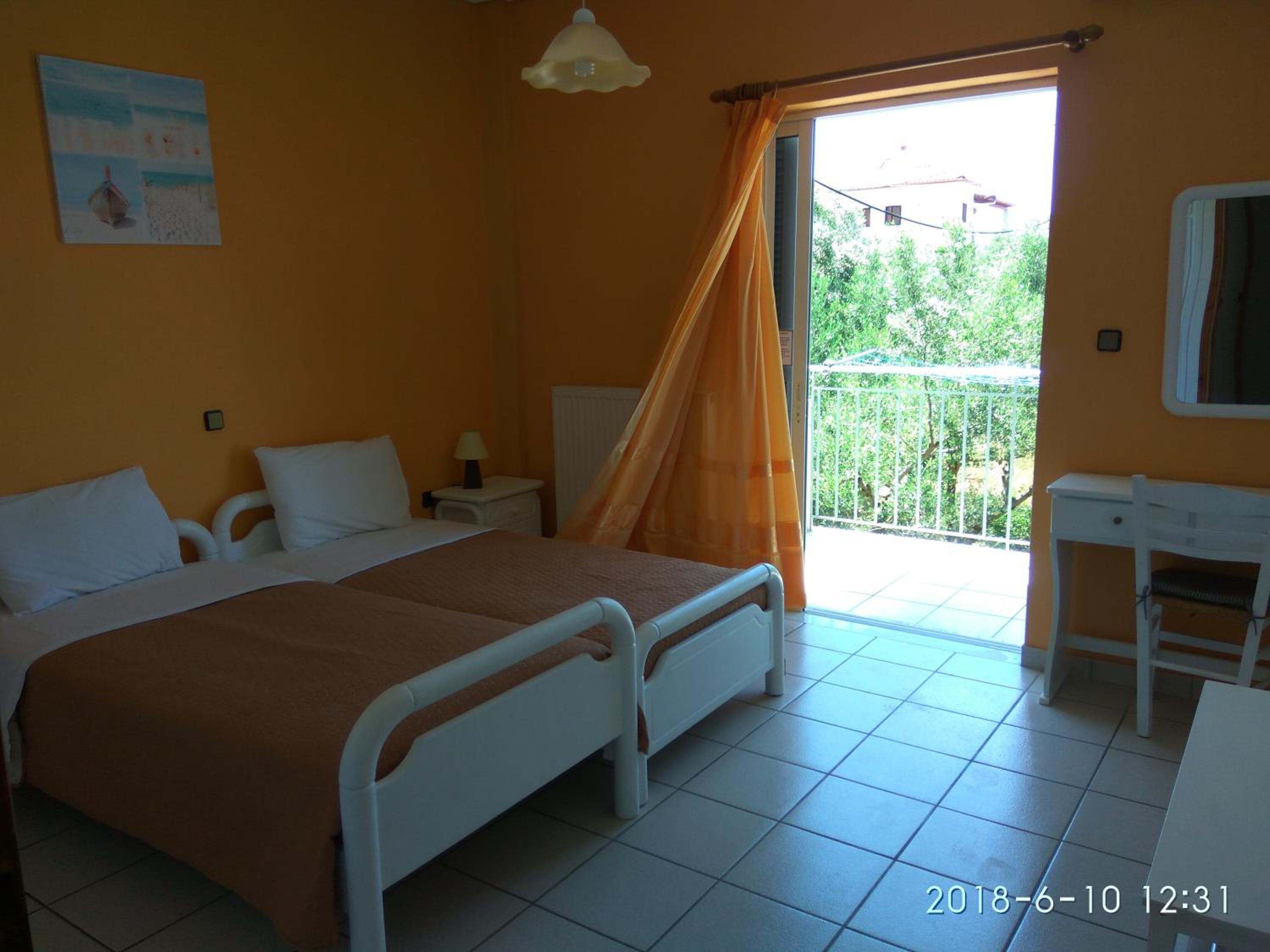 Photo 44