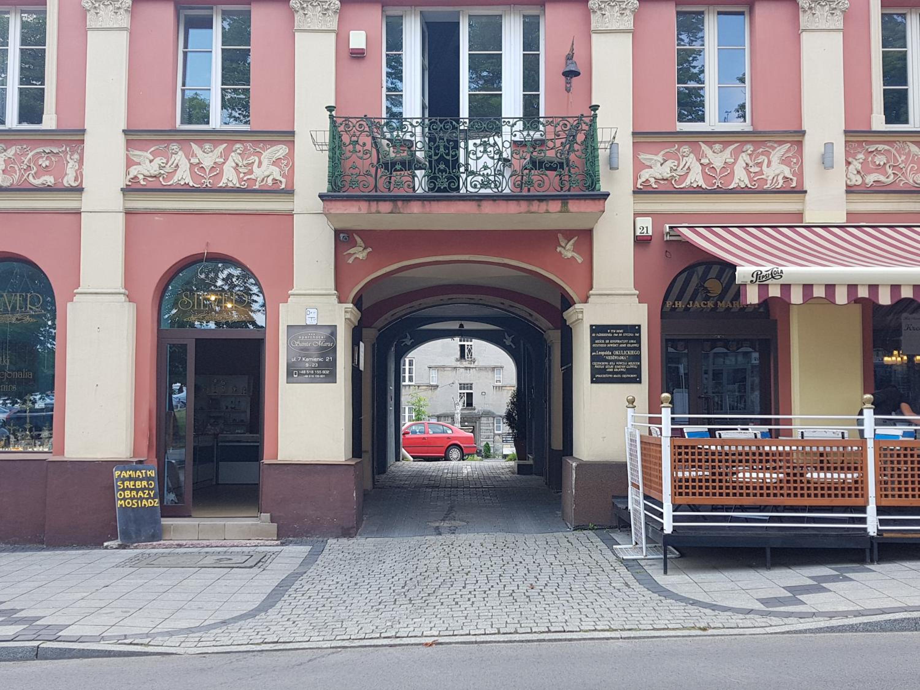 Photo 10