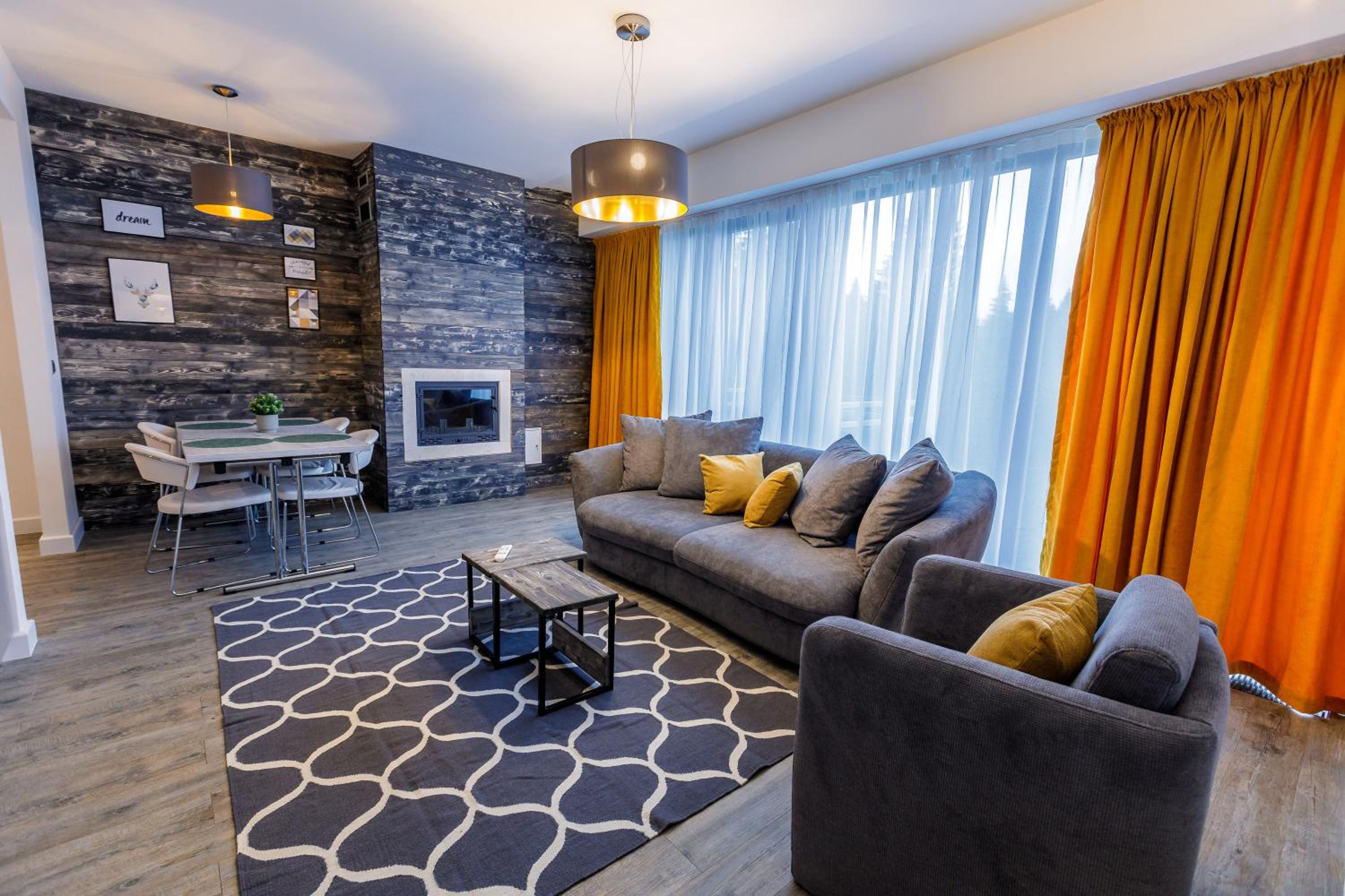 Pine Woods Apartment A28 in Silver Mountain view 2