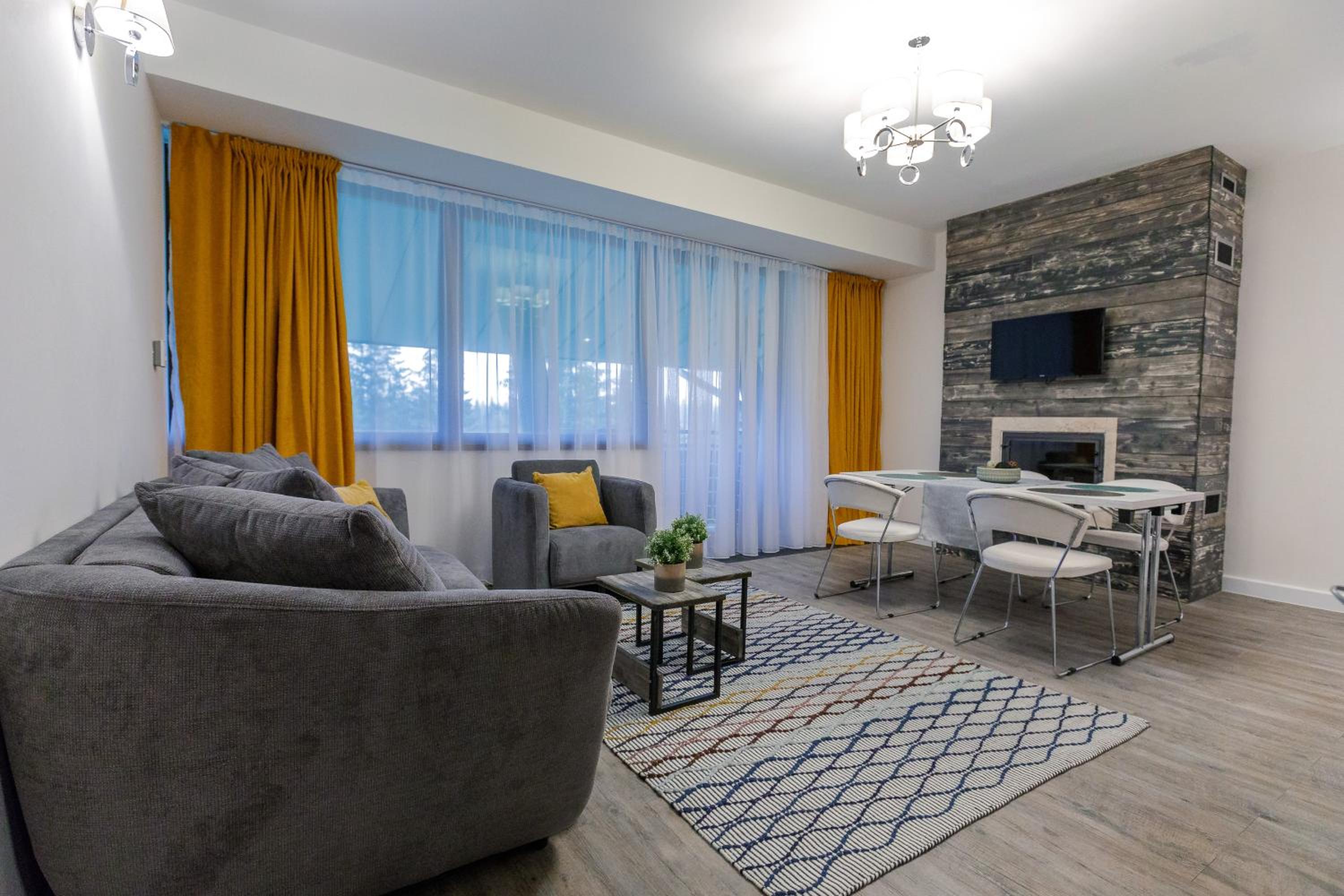 Pine Woods Apartment A43 in Silver Mountain view 2