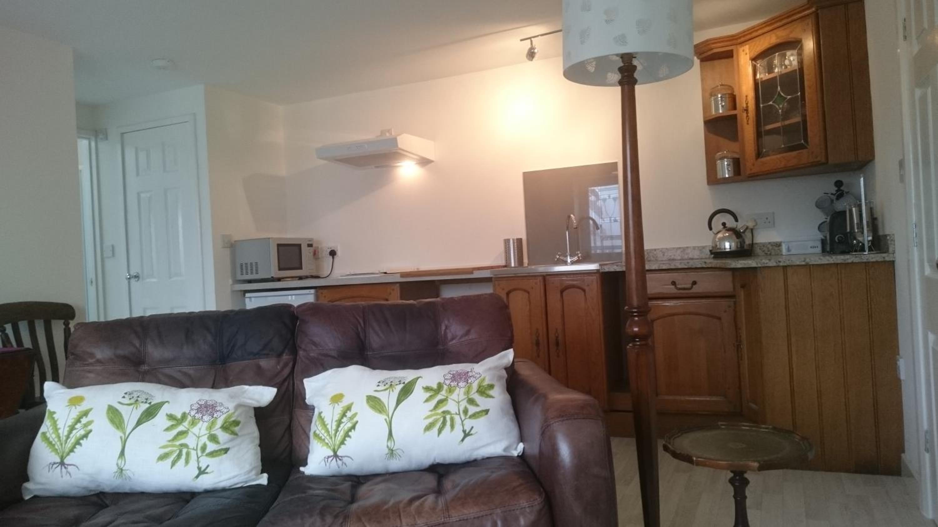 Pidley Bottom Cottages - Luxury SC rooms - Fully furnished and equipped - KITCHEN - towels and linen included