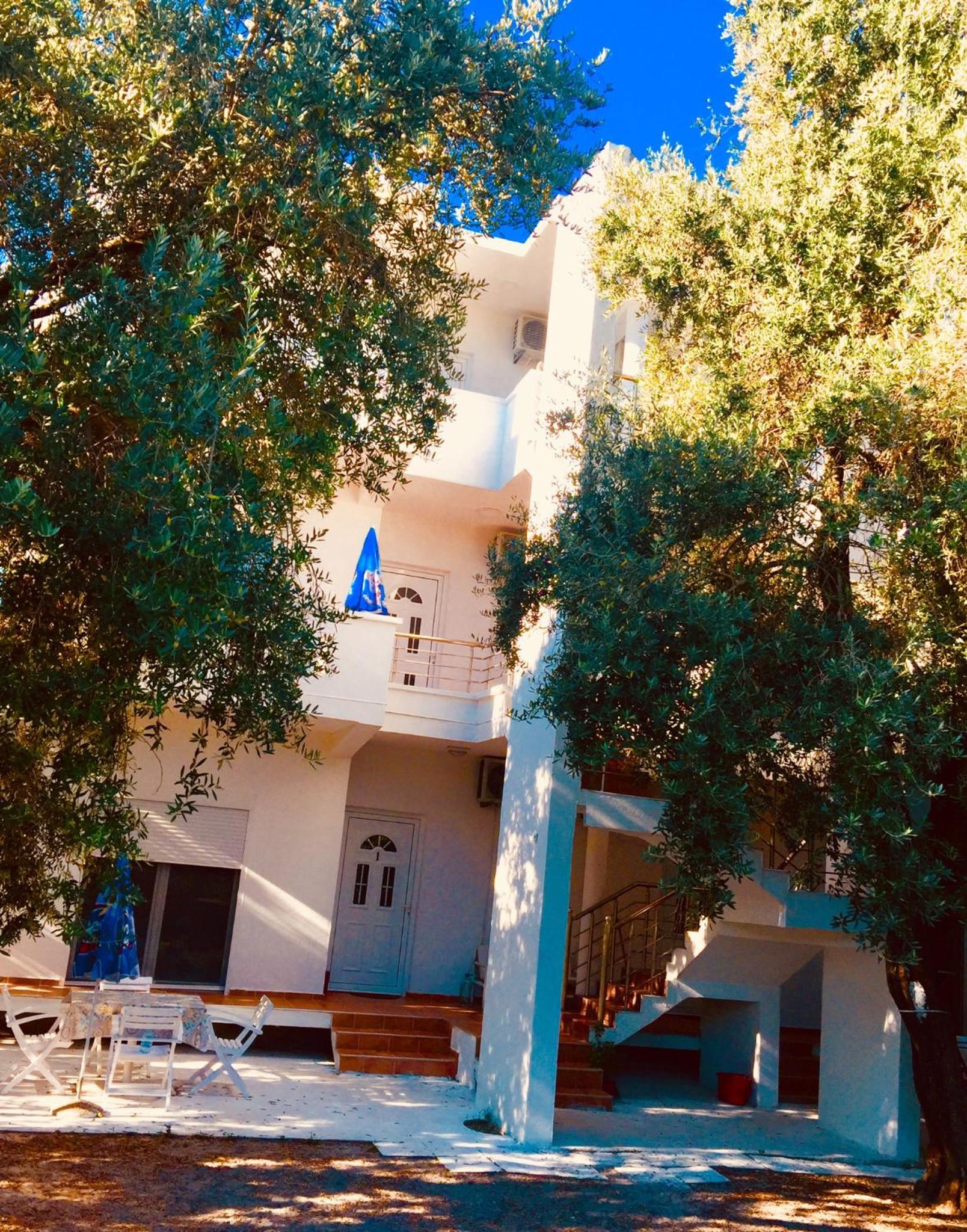 Hotel Montebello Inn Apartments