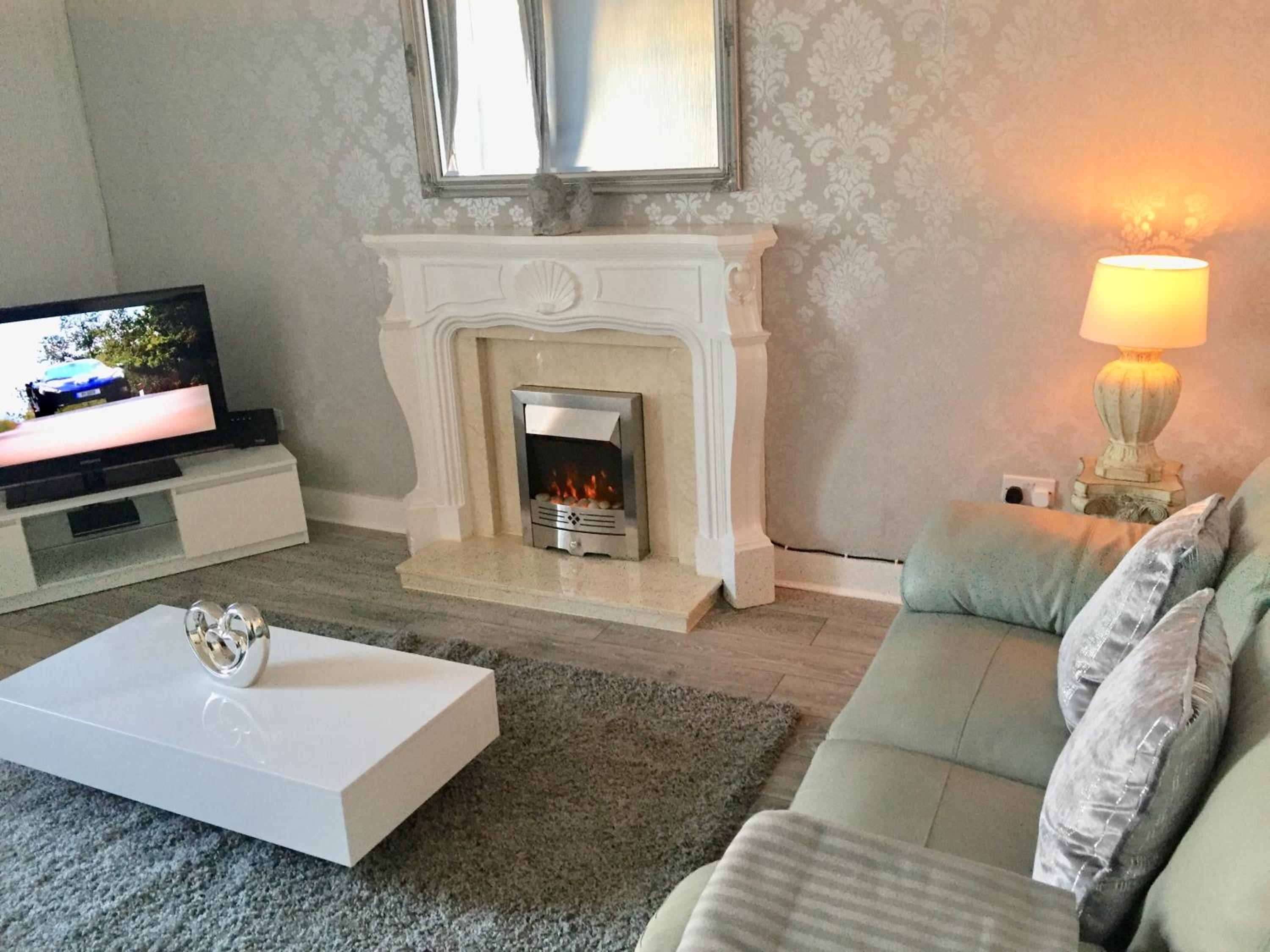 RIVER CLYDE VIEWS - PRIVATE & SPACIOUS APARTMENT, photo 24