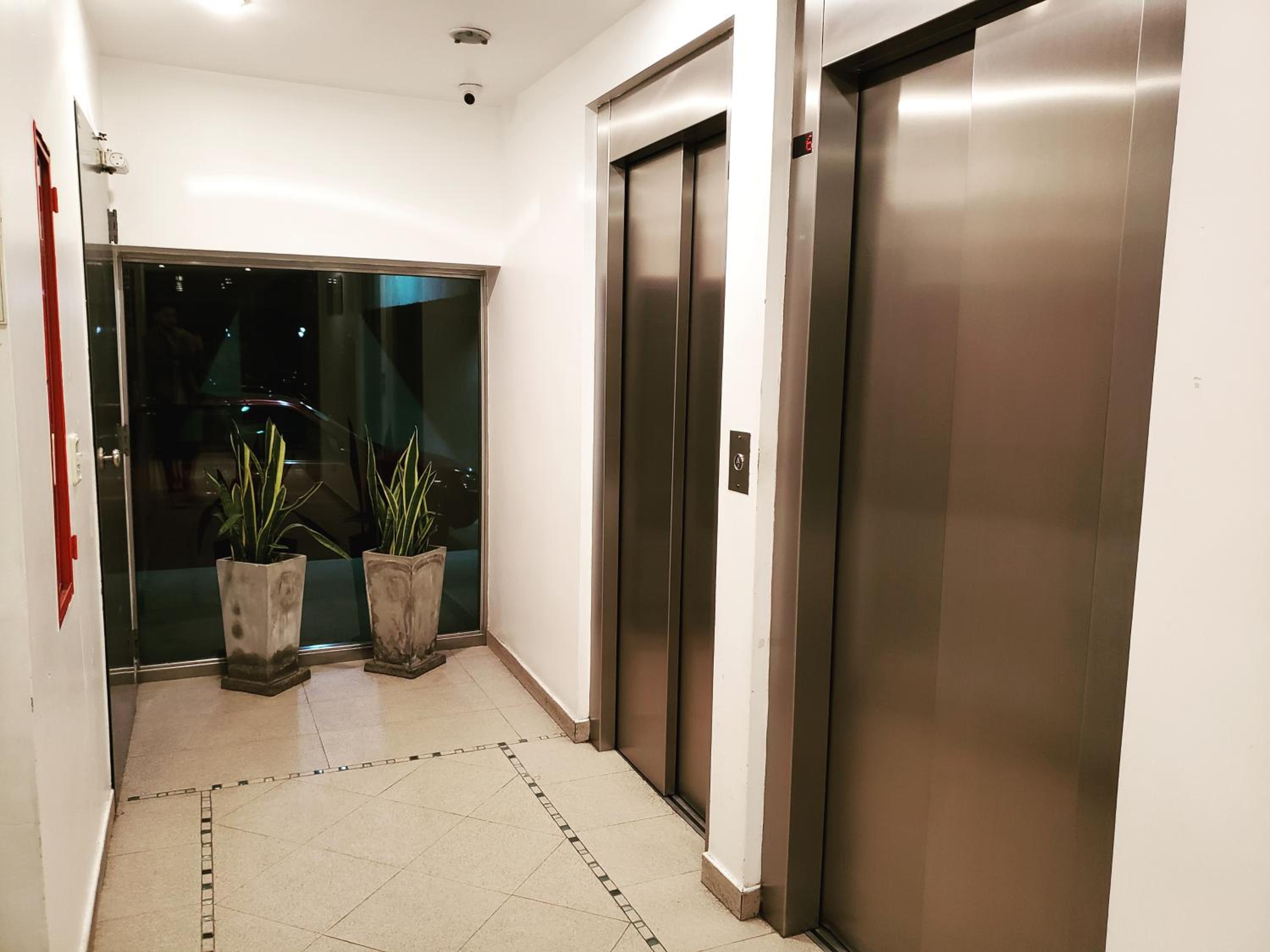 Modern Apartment Rivas - Swimming Pool