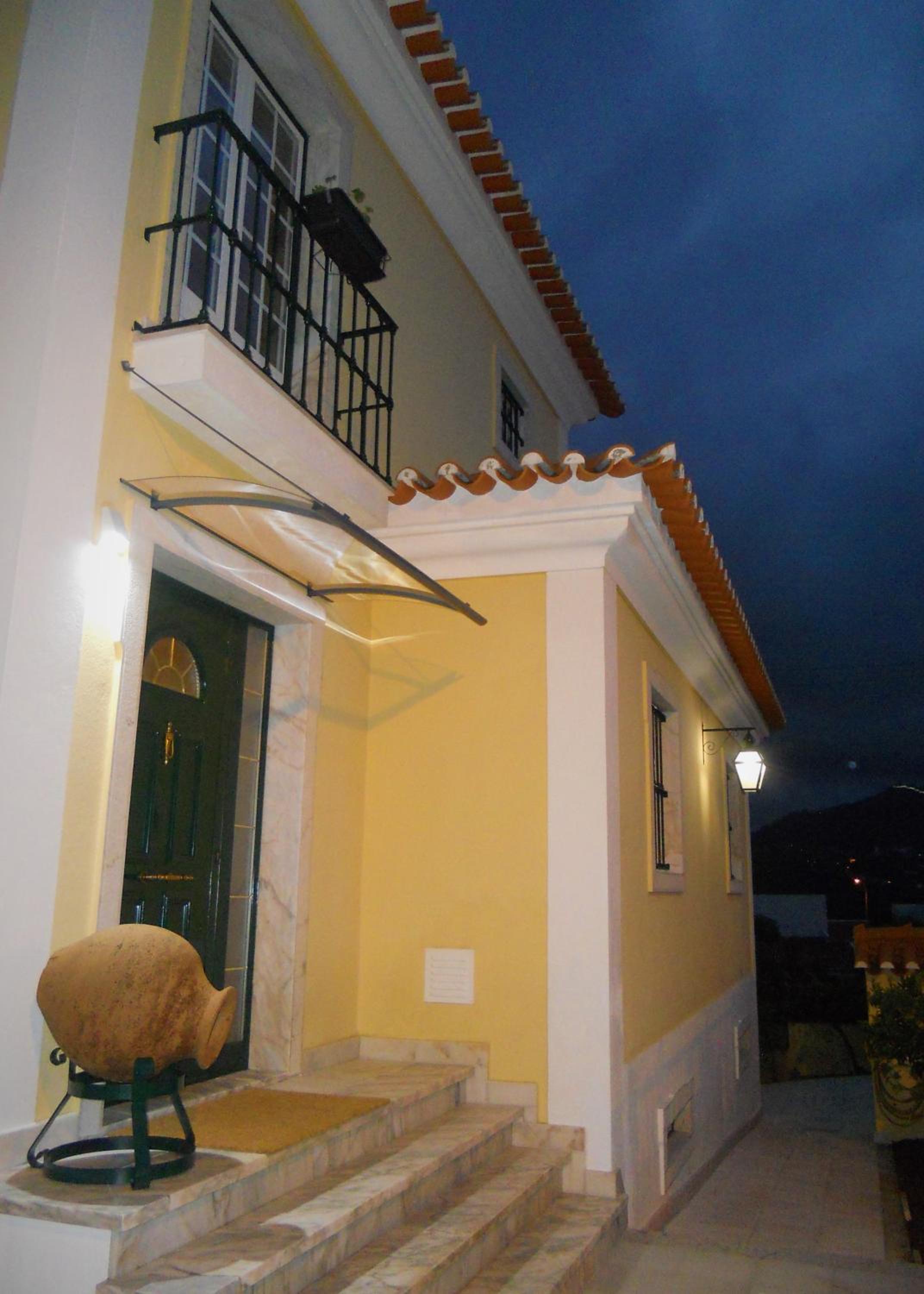 Galo Preto - Sintra Guesthouse - Image 2