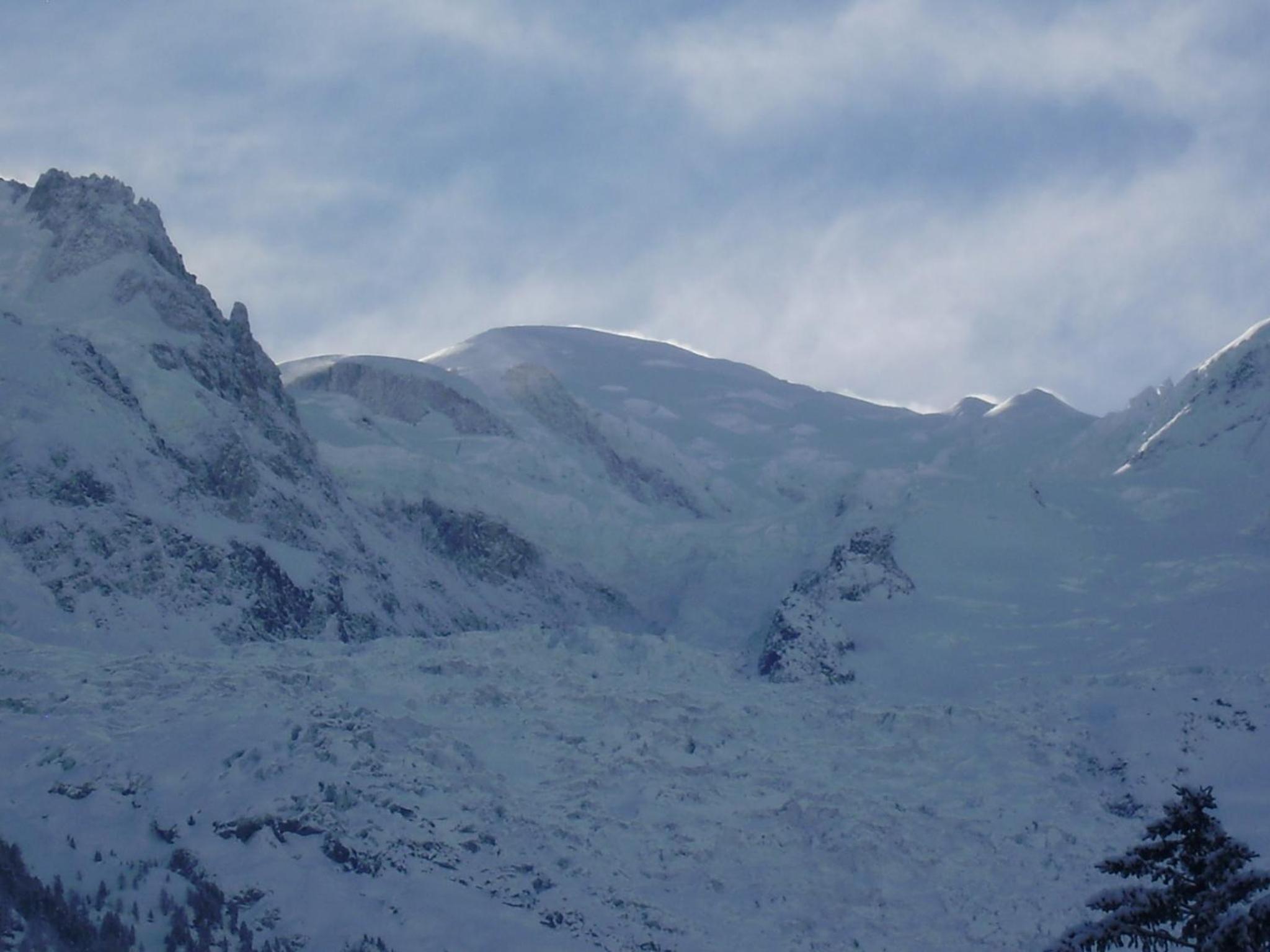 Chalet Altitude 1057 view 3