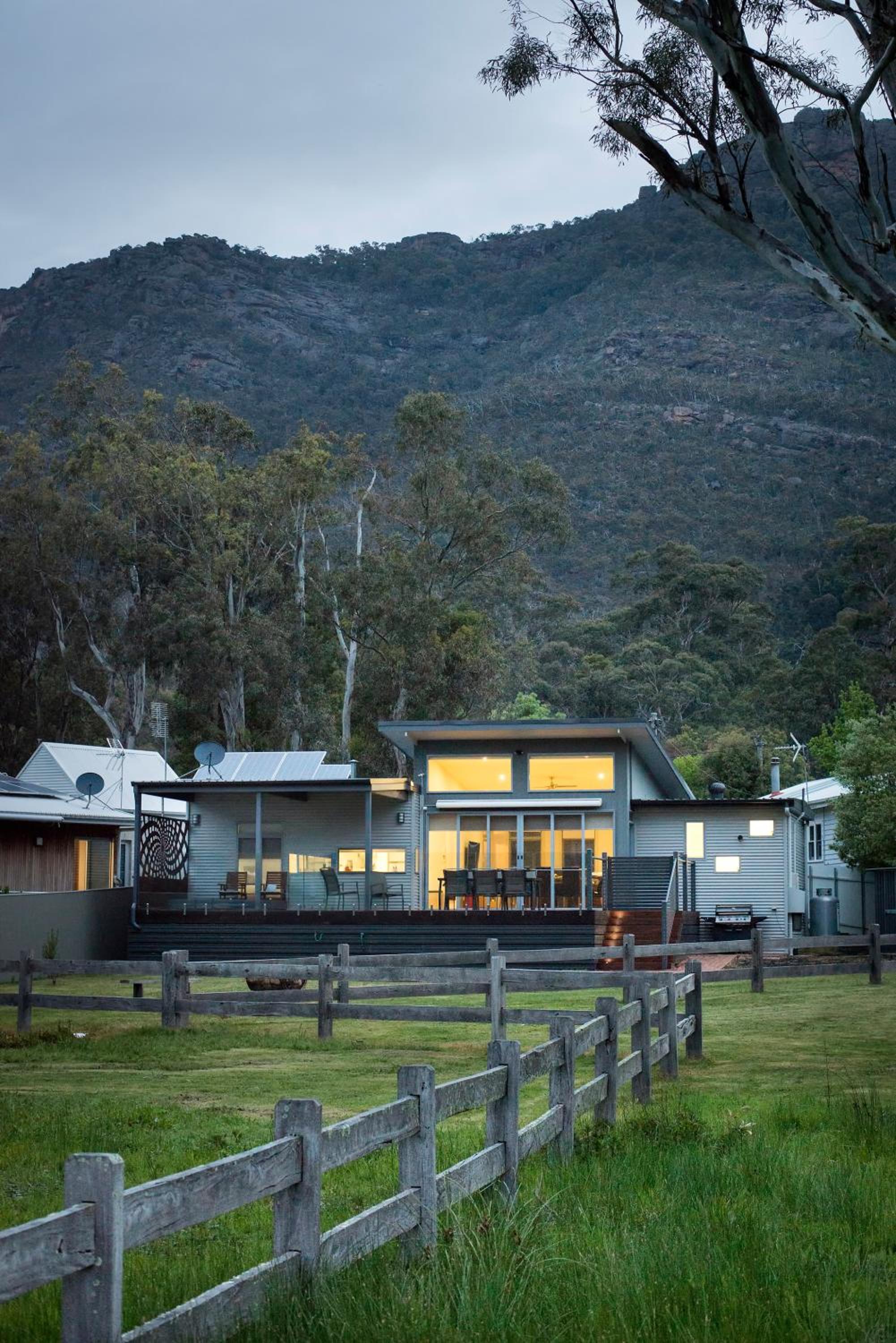 Hemley House Luxury in Halls Gap