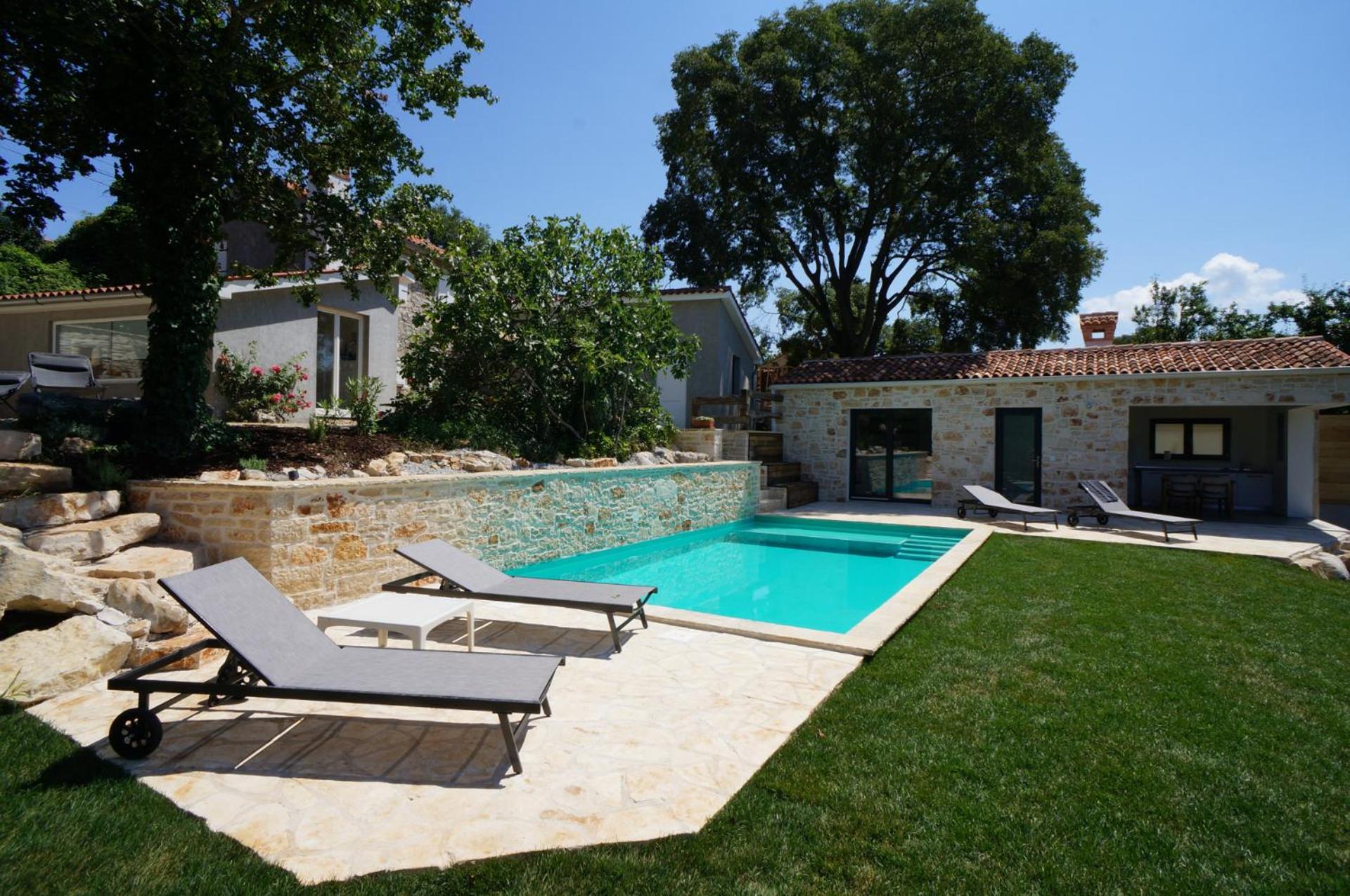 Villa Hideaway with heated pool, sauna & bikes view 4