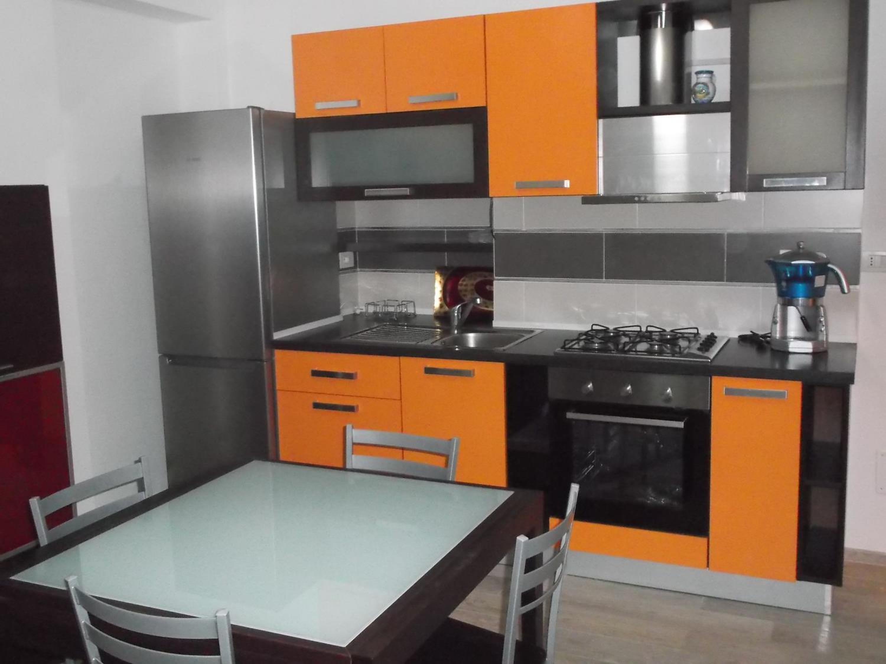 Casa Elisa en Alba — kitchen