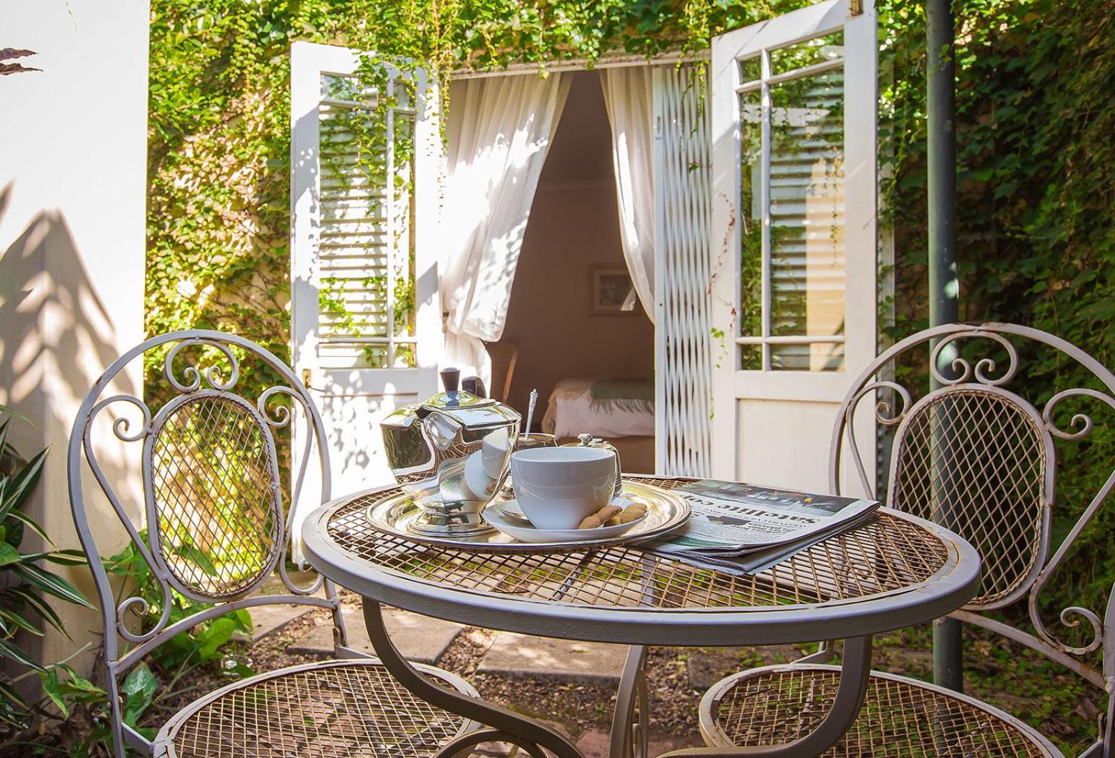 Goble Palms Guest Lodge & Urban Retreat