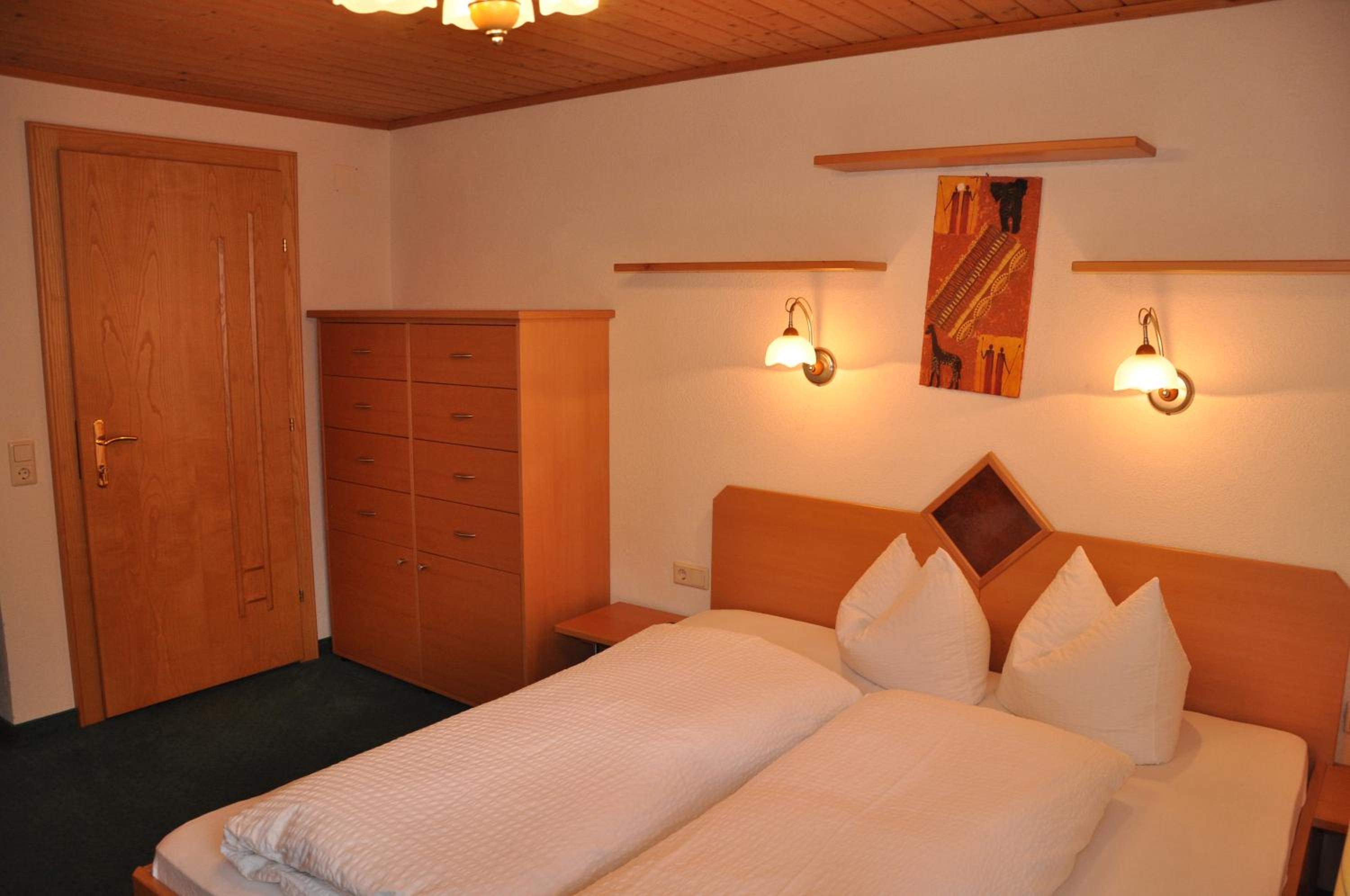 Apart Lenz