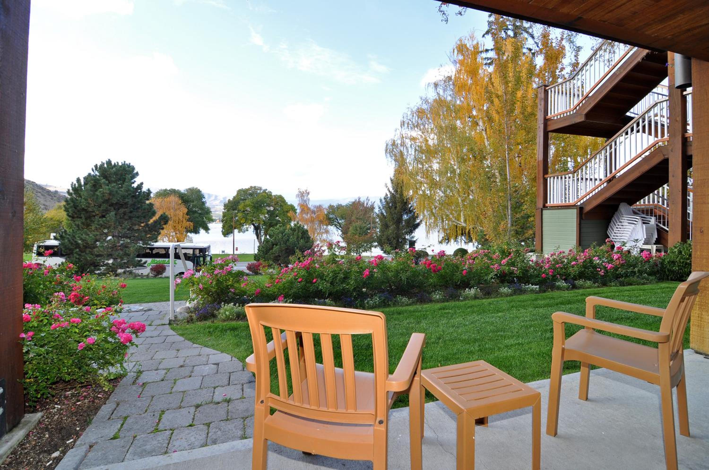 Lakeside Lodge and Suites