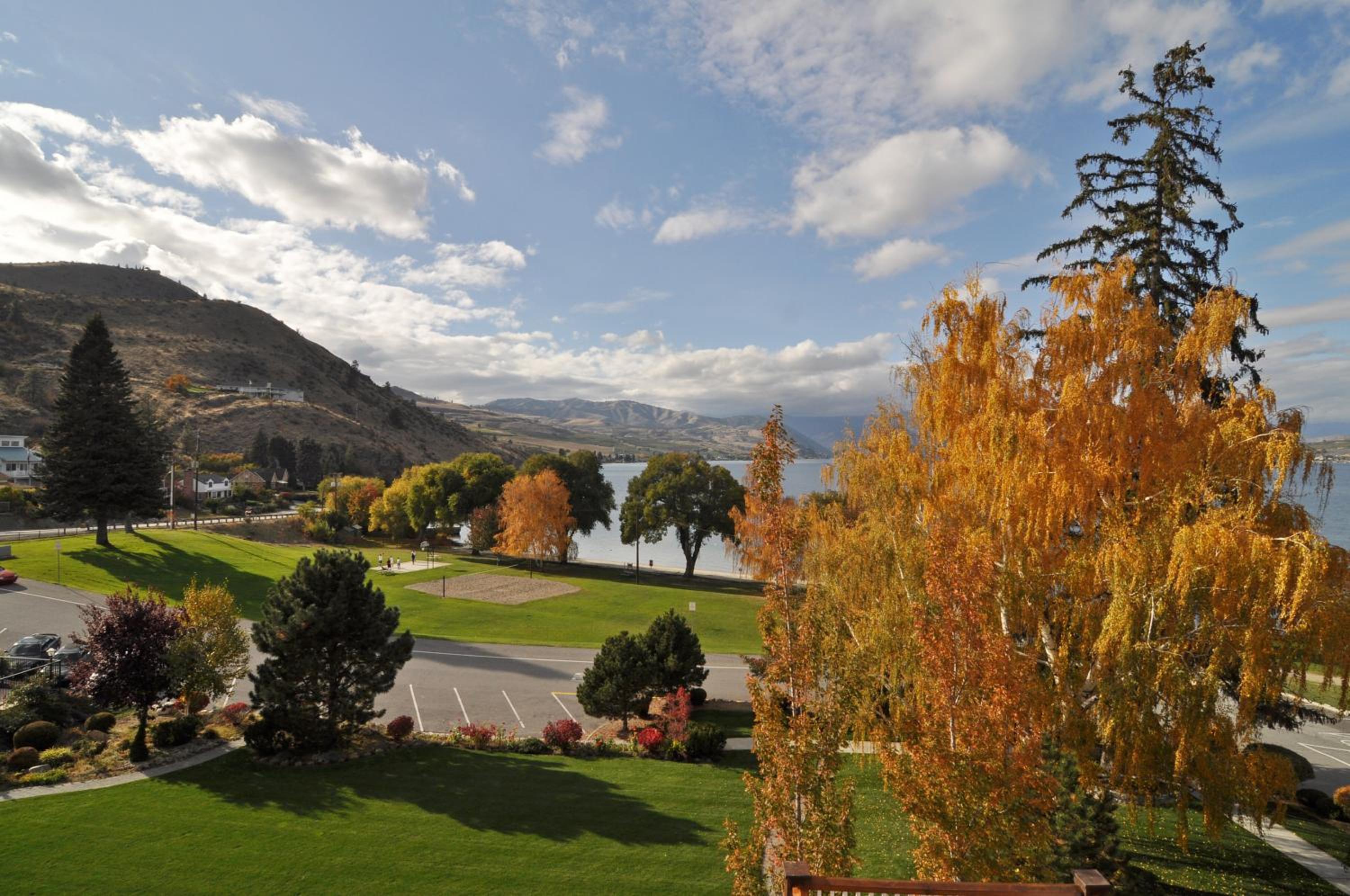Lakeside Lodge and Suites