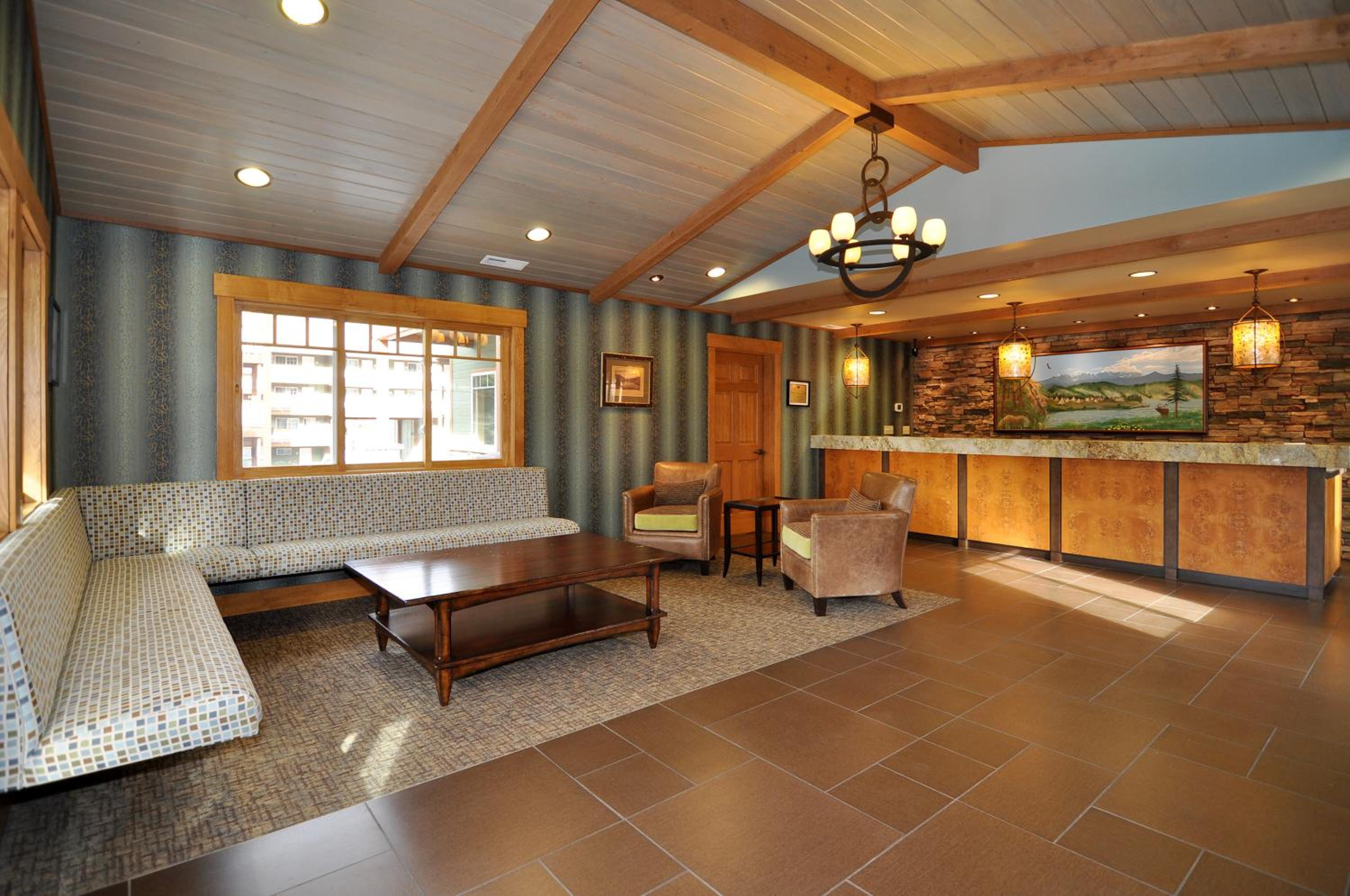 Lakeside Lodge and Suites