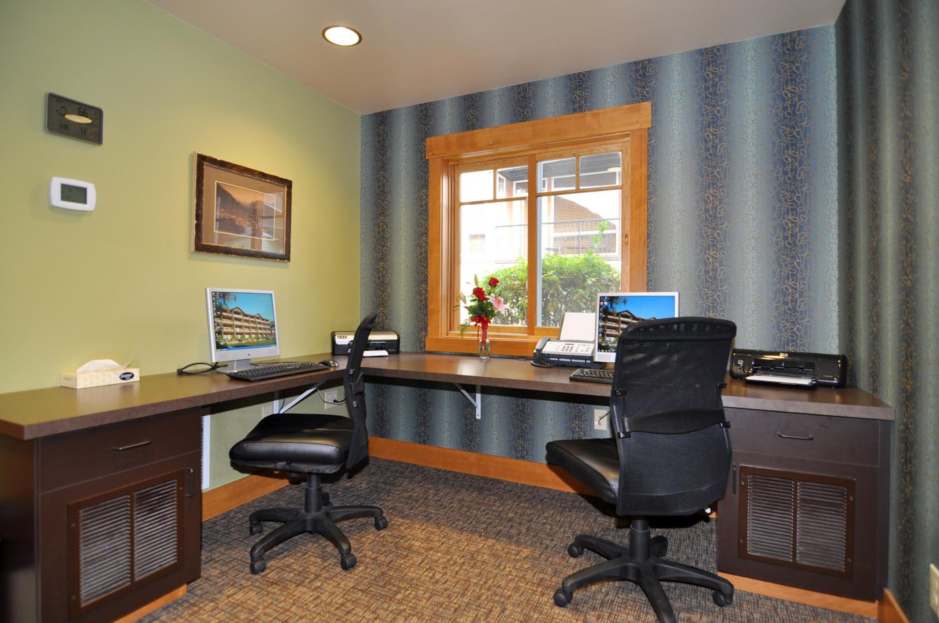 Lakeside Lodge and Suites
