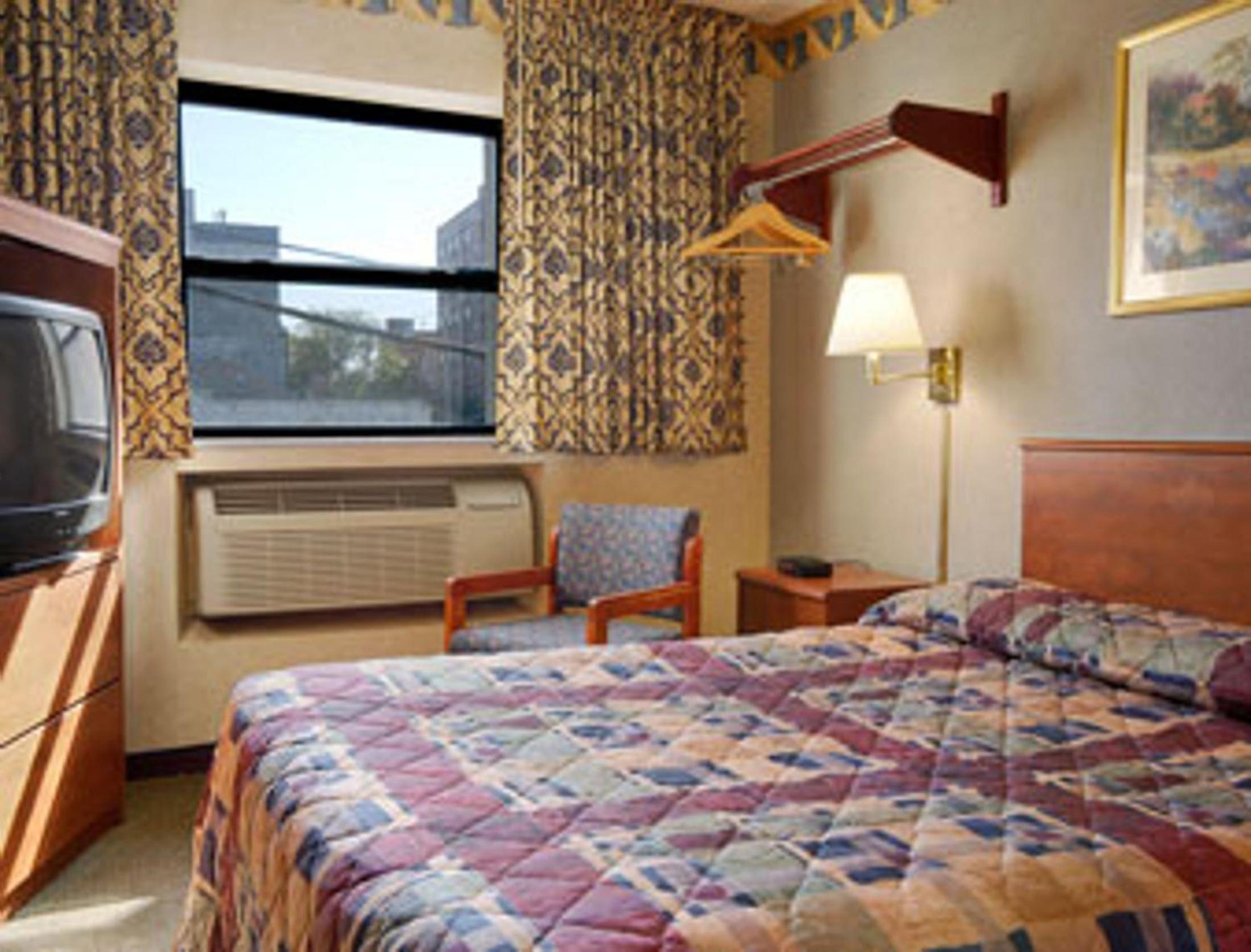 Super 8 by Wyndham Long Island City LGA Hotel - Property Image 13