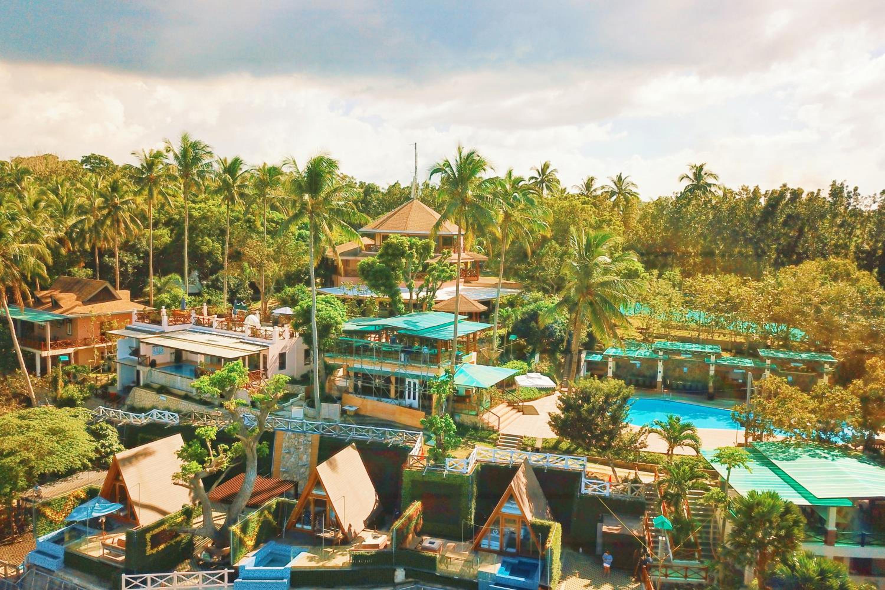 Noni's Resort