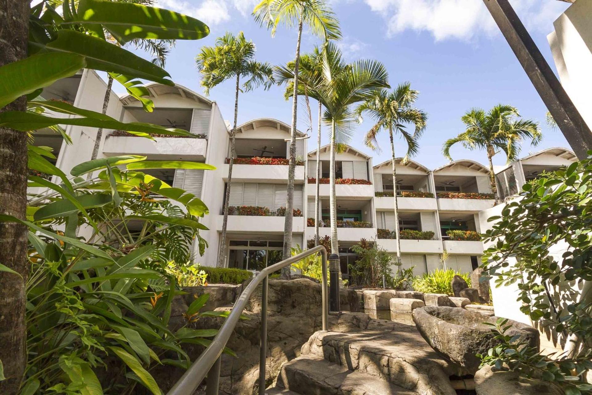 Hotel Port Douglas Penthouse Suite - Image 1