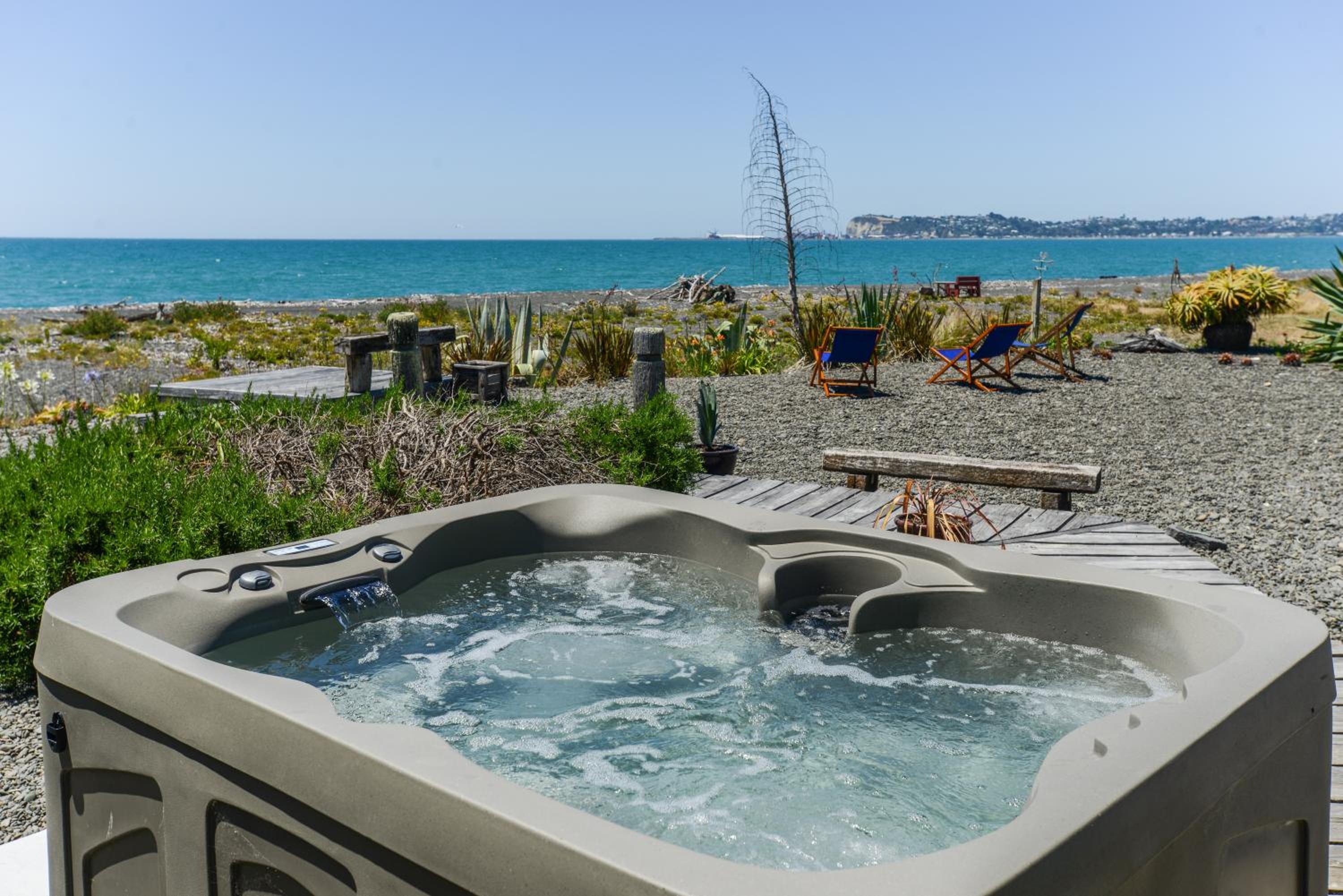 Hotel Absolute Beachfront B&B