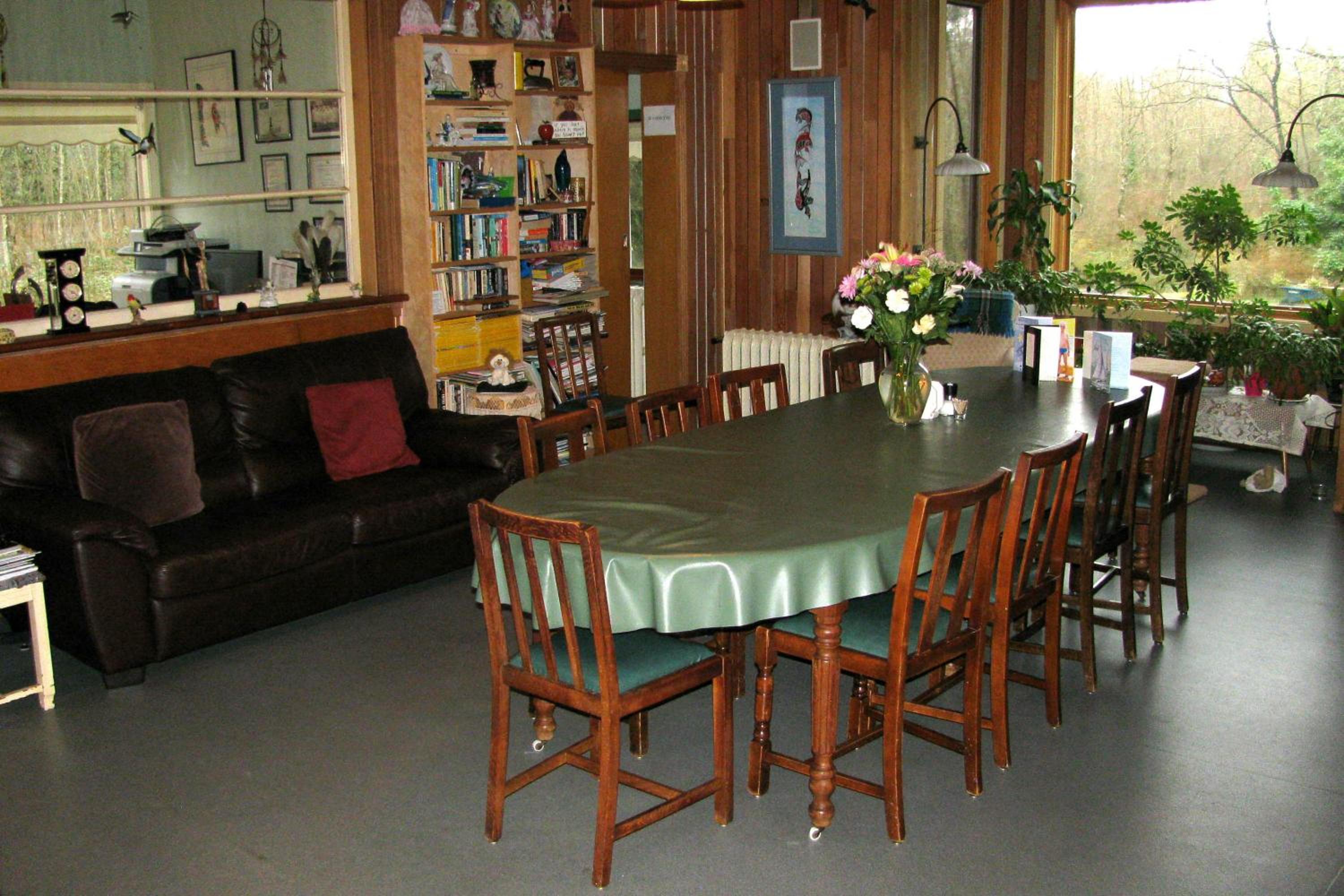 Sasquatch Crossing Eco Lodge B&B