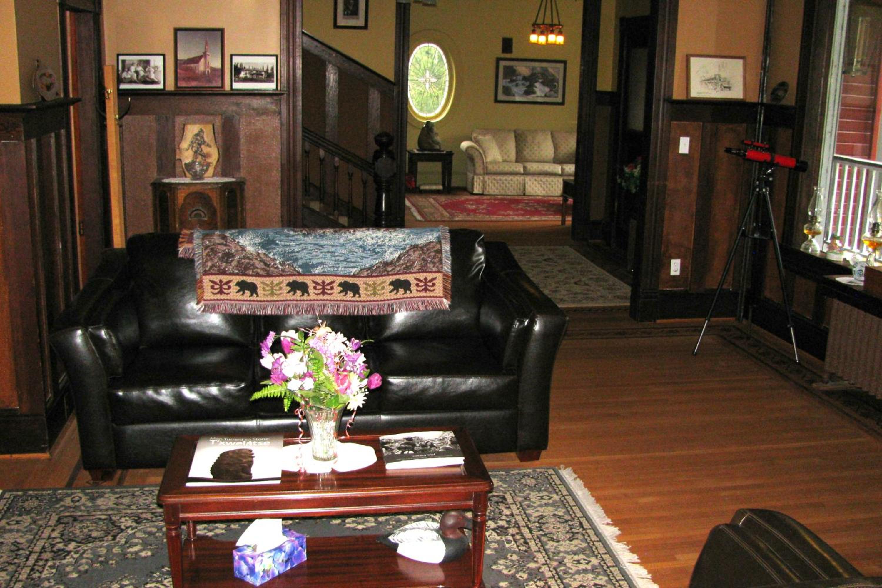 Sasquatch Crossing Eco Lodge B&B