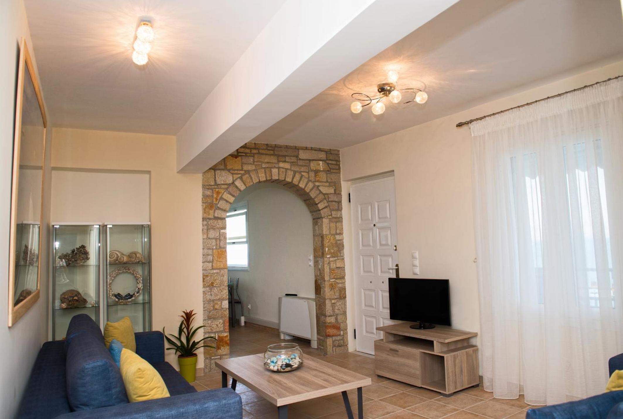 Kiveri Luxurious Seaside Apartment view 5