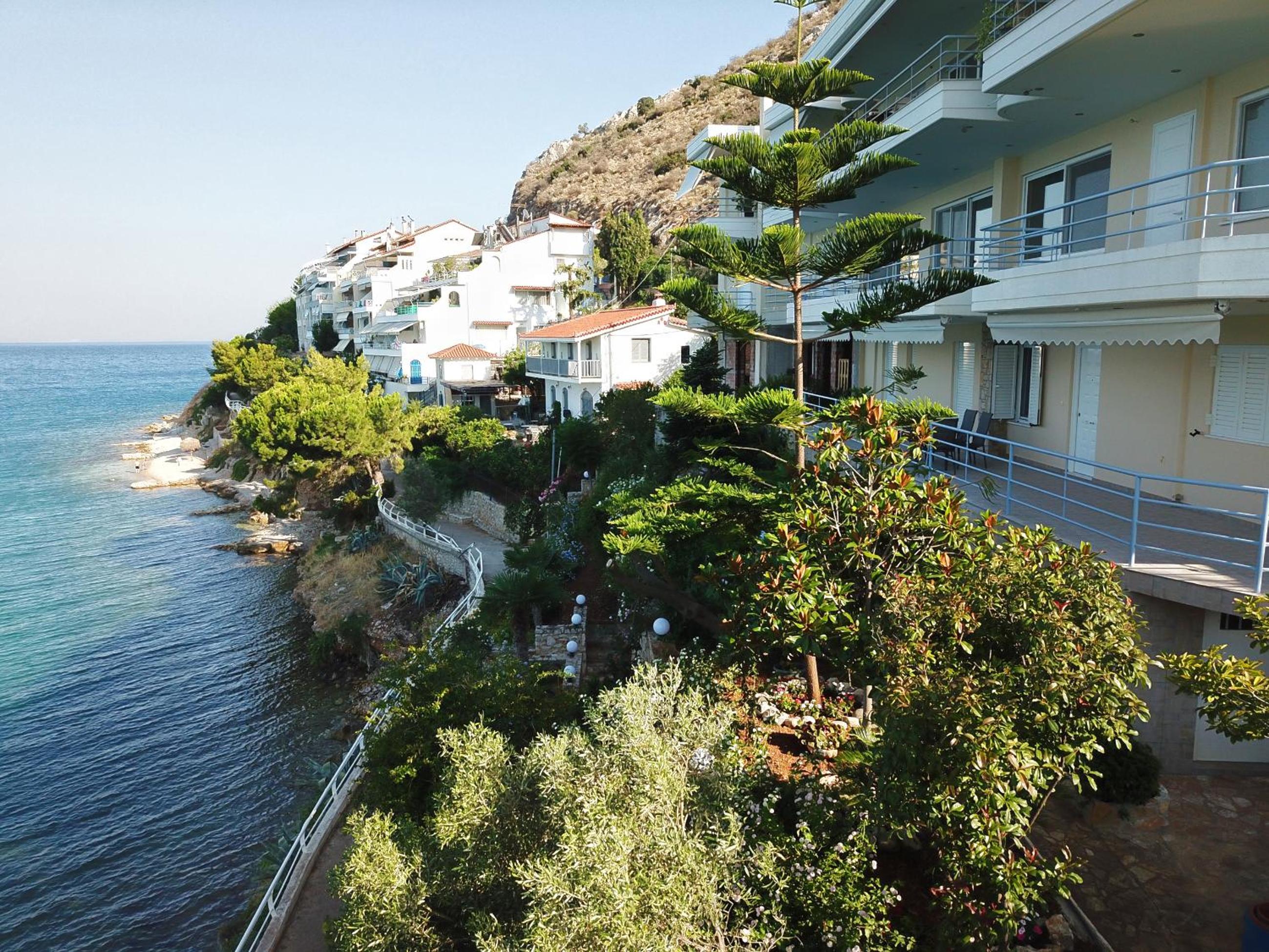Kiveri Luxurious Seaside Apartment view 3