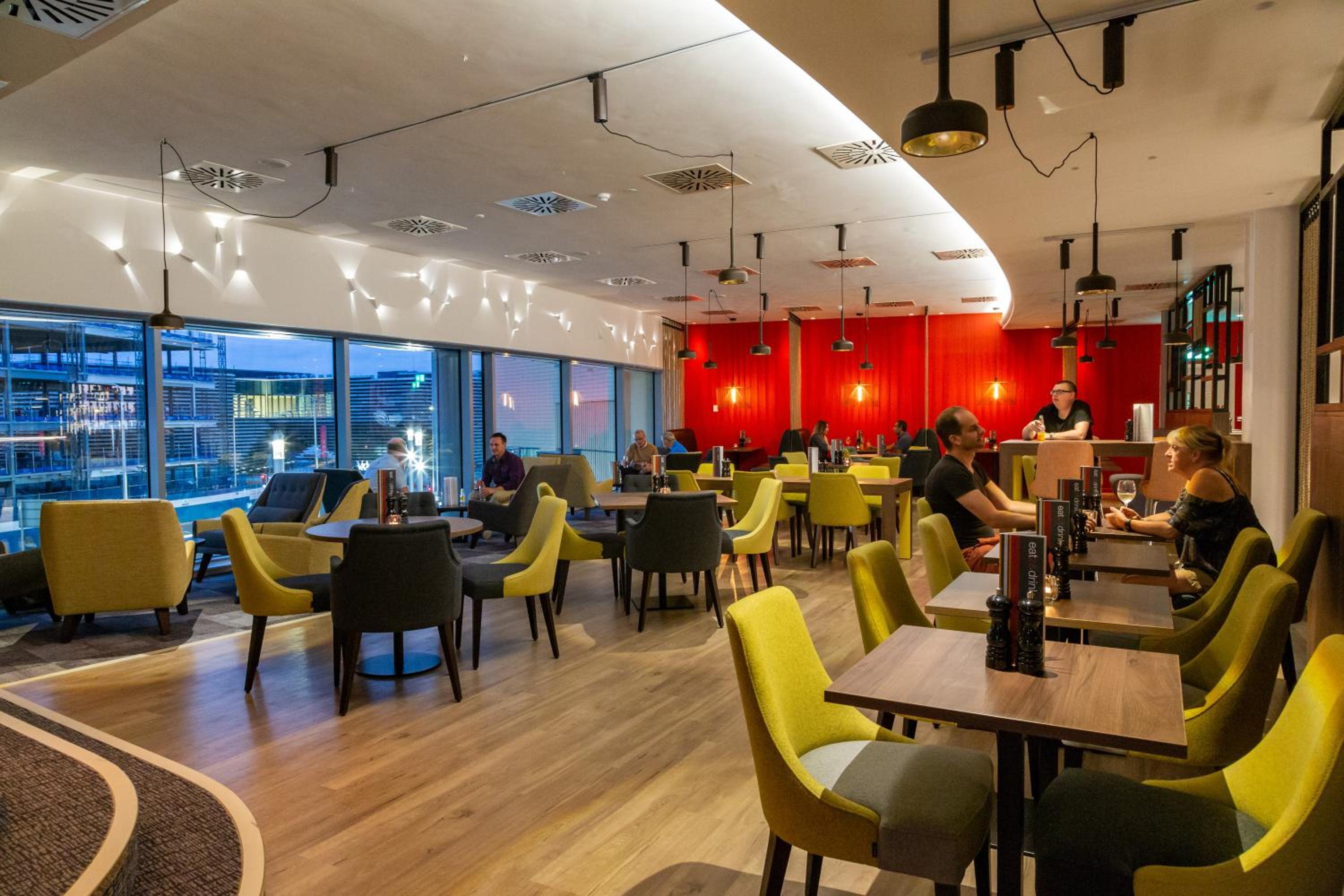 Dundee Vacations - Sleeperz Hotel Dundee - Property Image 2