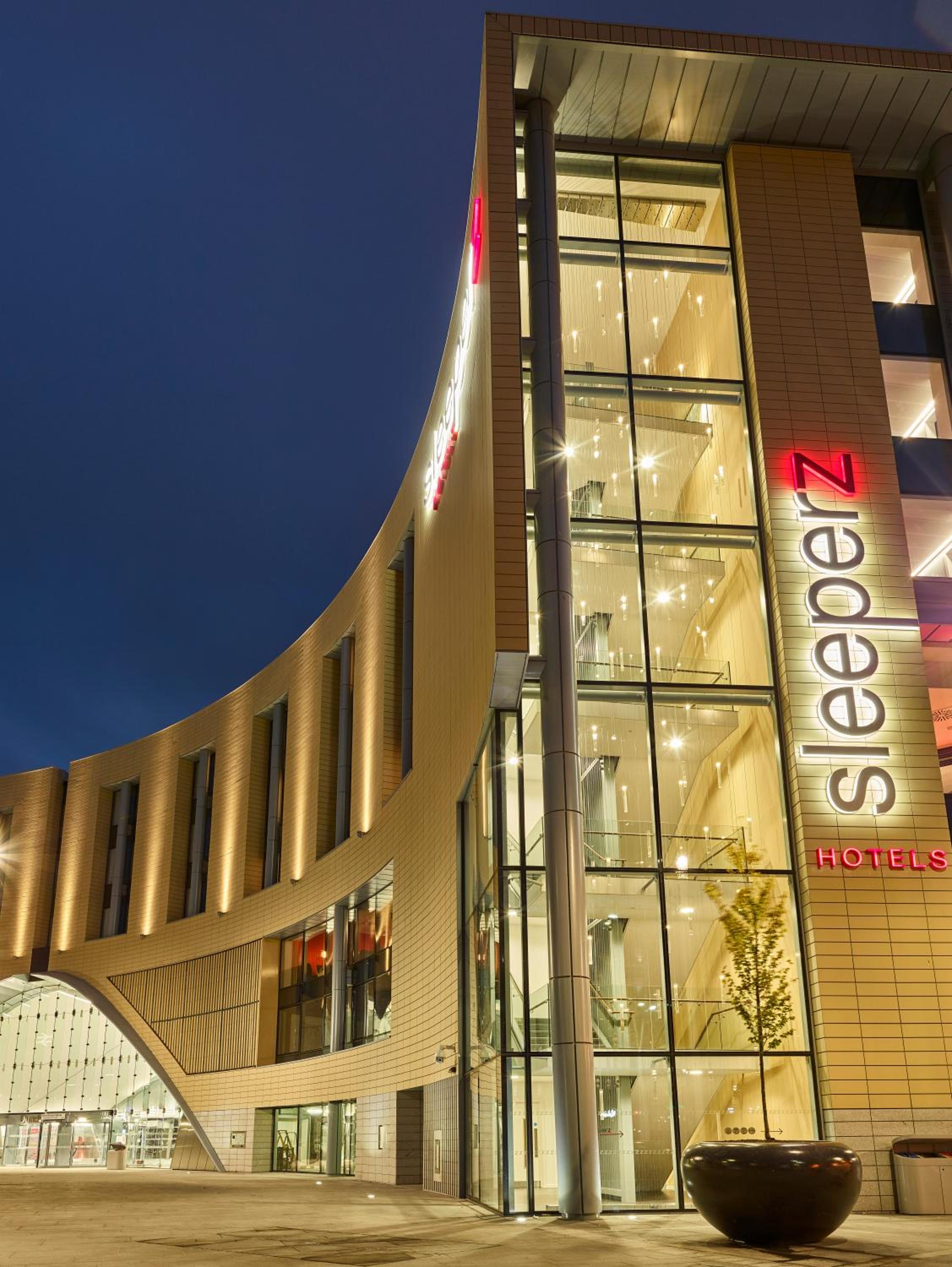 Dundee Vacations - Sleeperz Hotel Dundee - Property Image 2