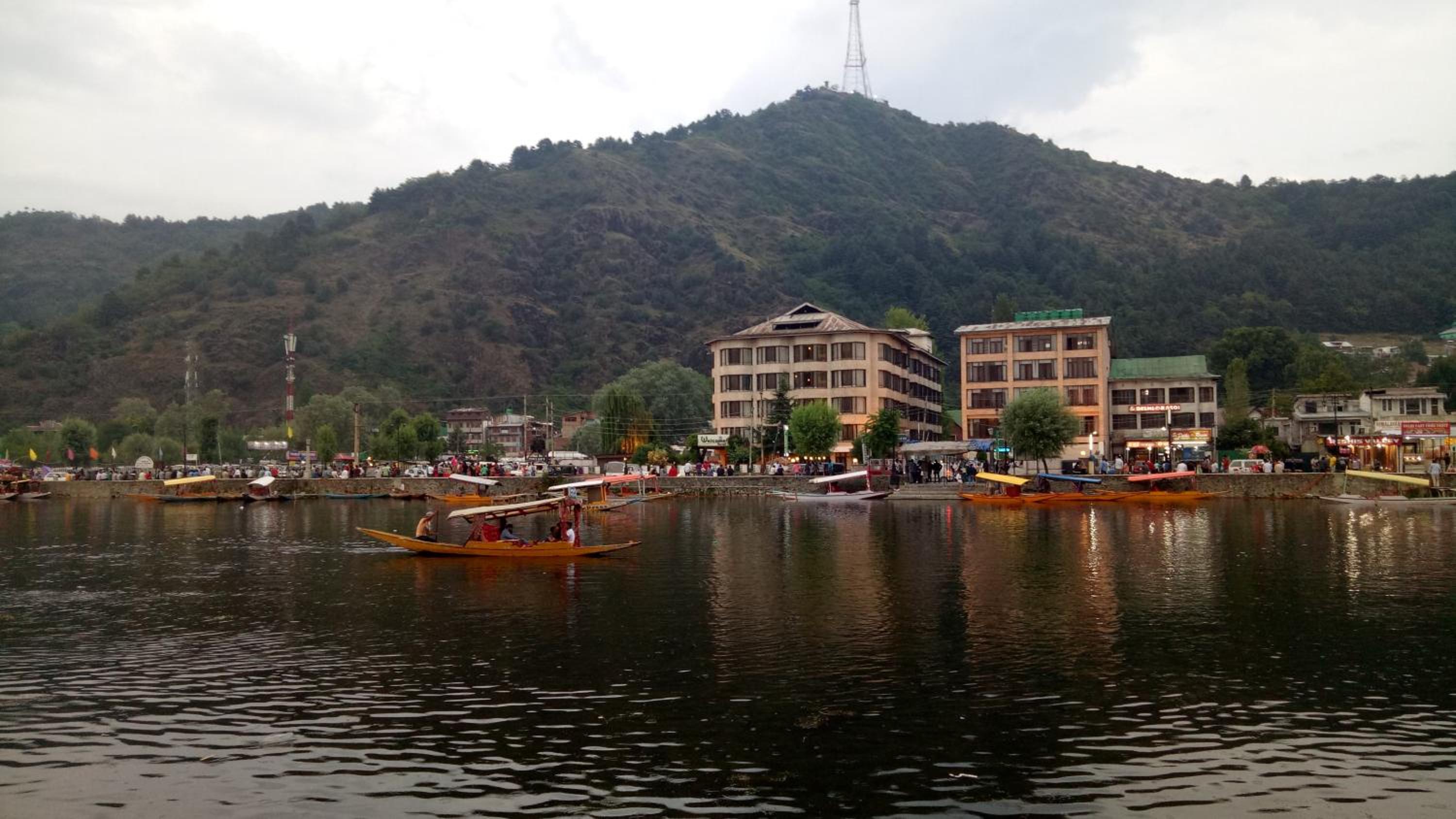 House Boat New Pala Palace