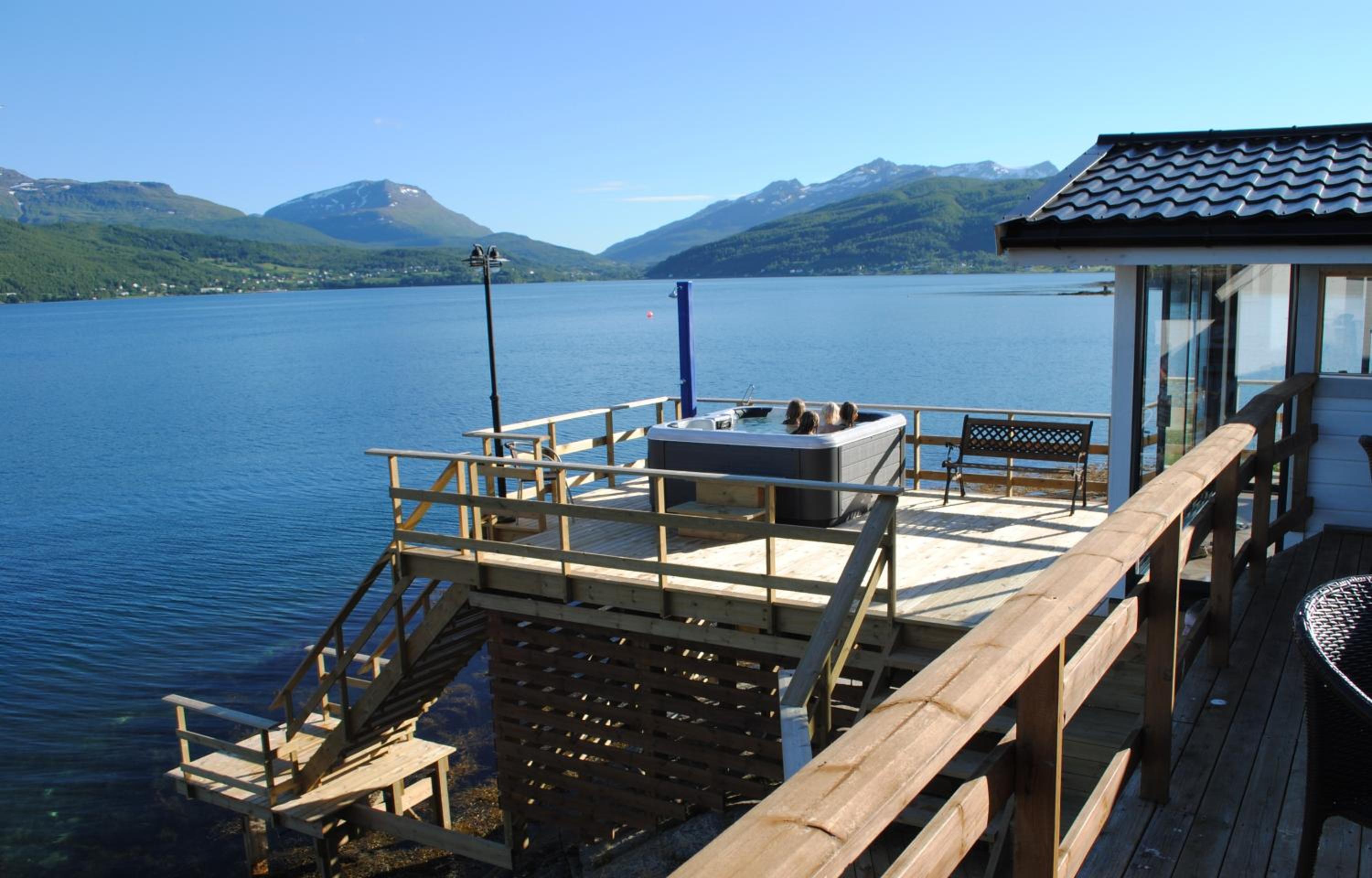 Furoy Hotel Apartments and Boating