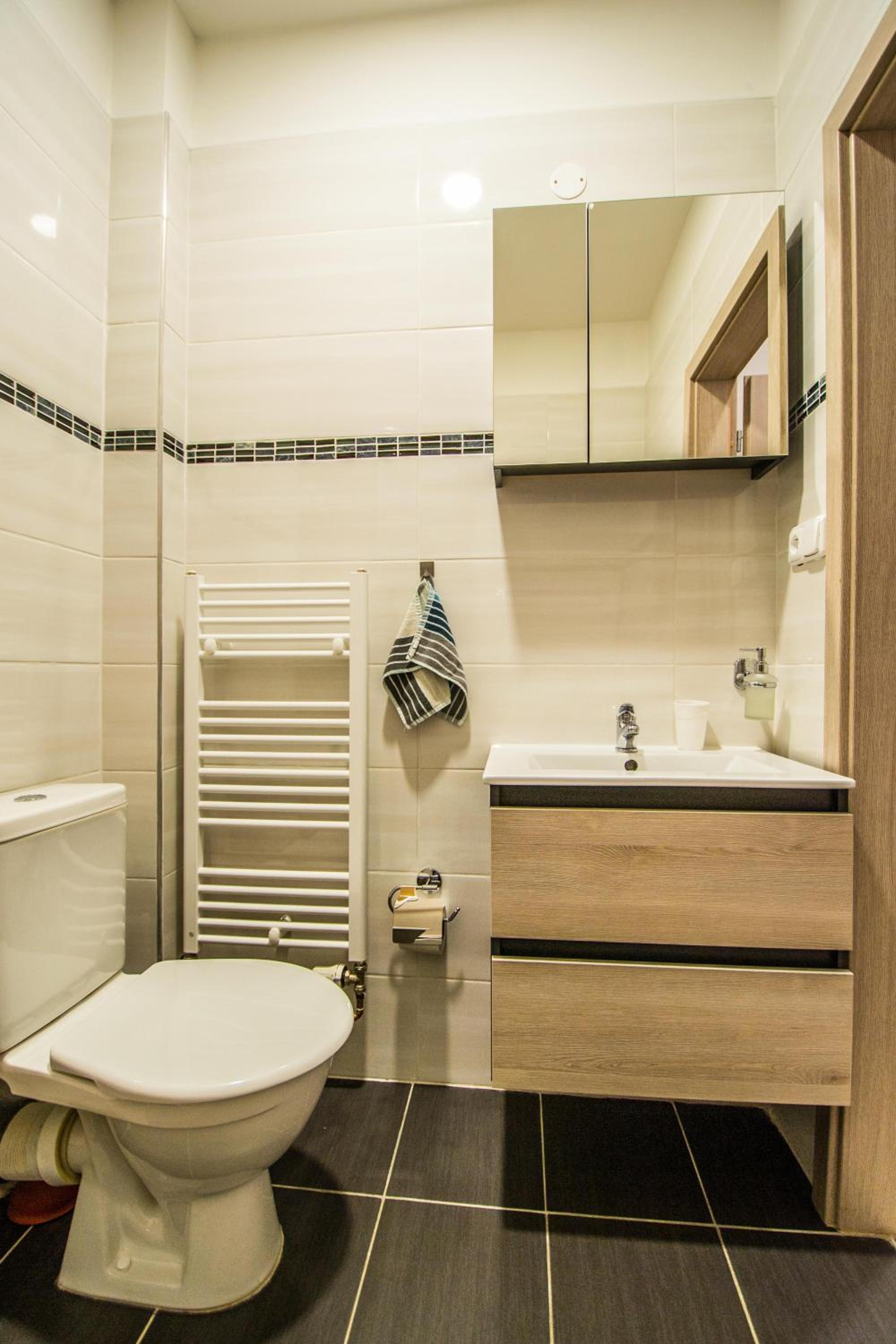 City Center Apartments near Synagogue