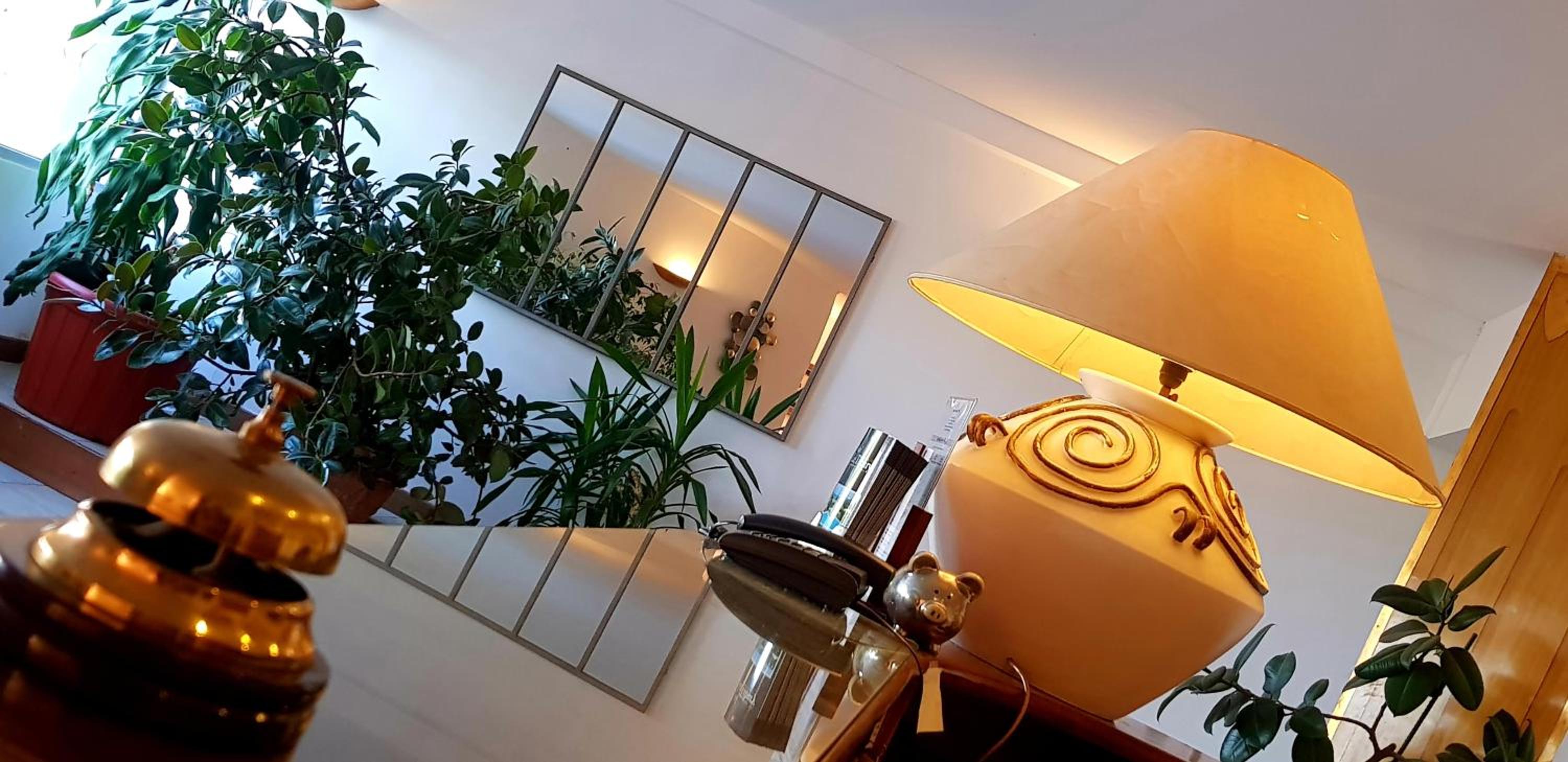 Hotel Le Tilbury - Image 1