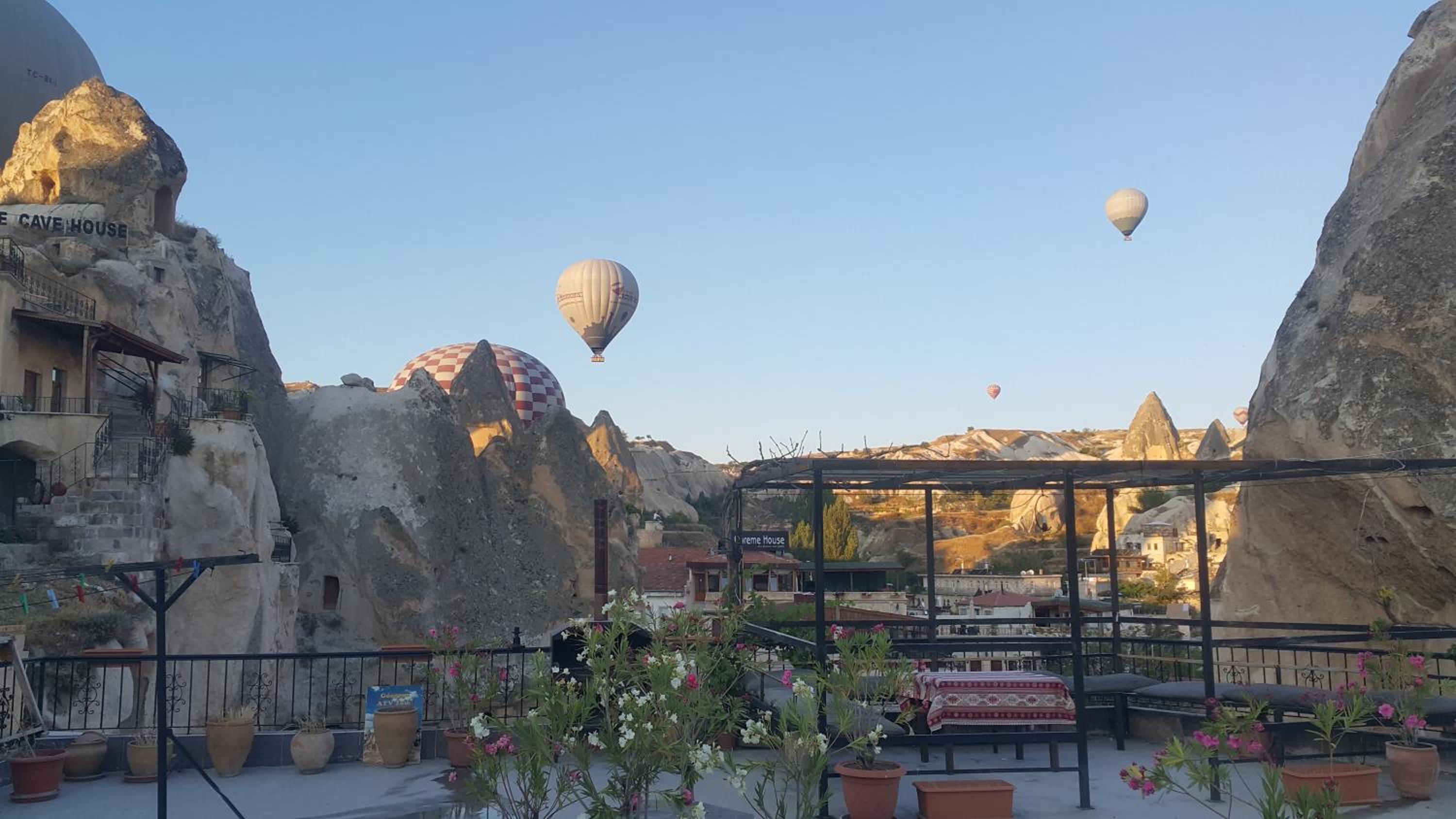 Arch Palace - Image 7