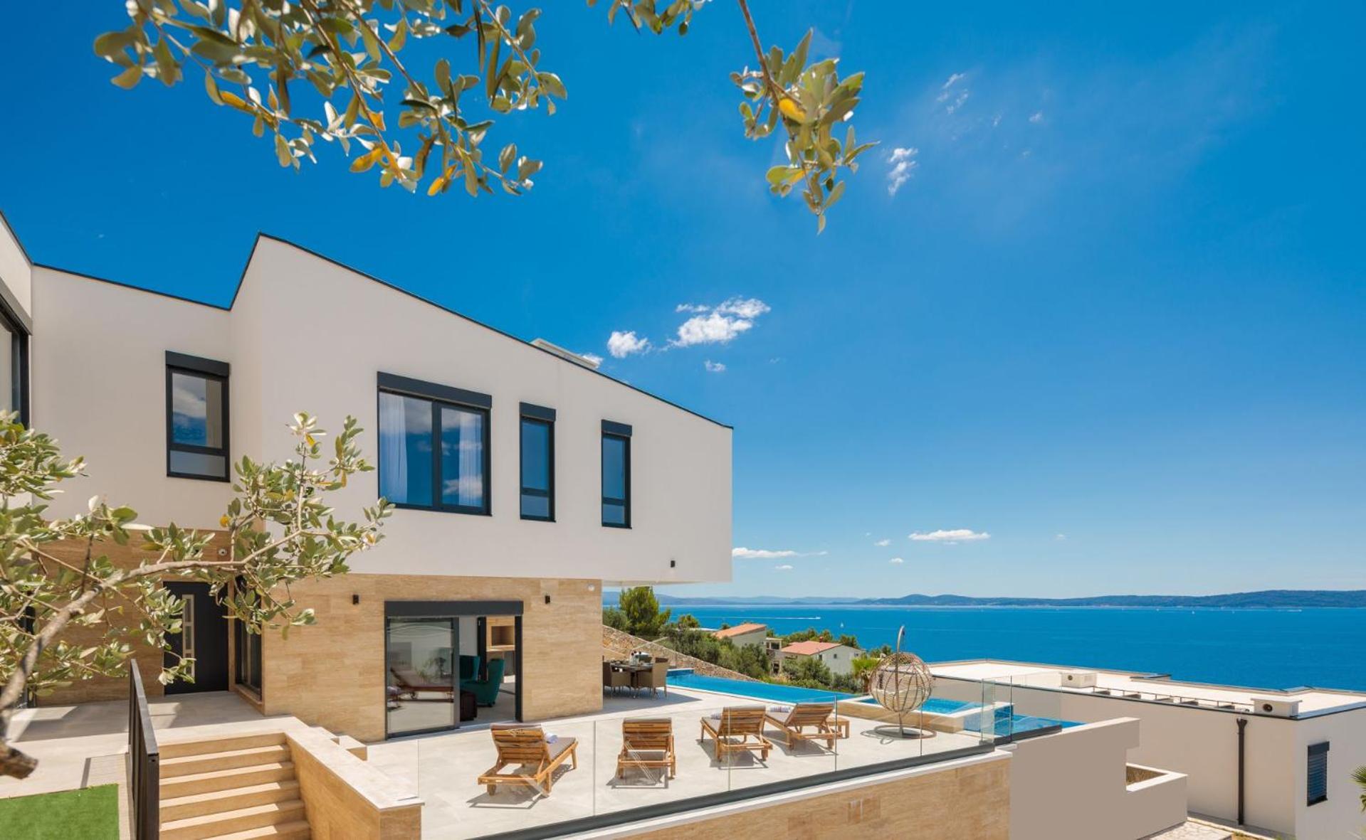 Luxury Villa Gold Pearl with Pool view 2