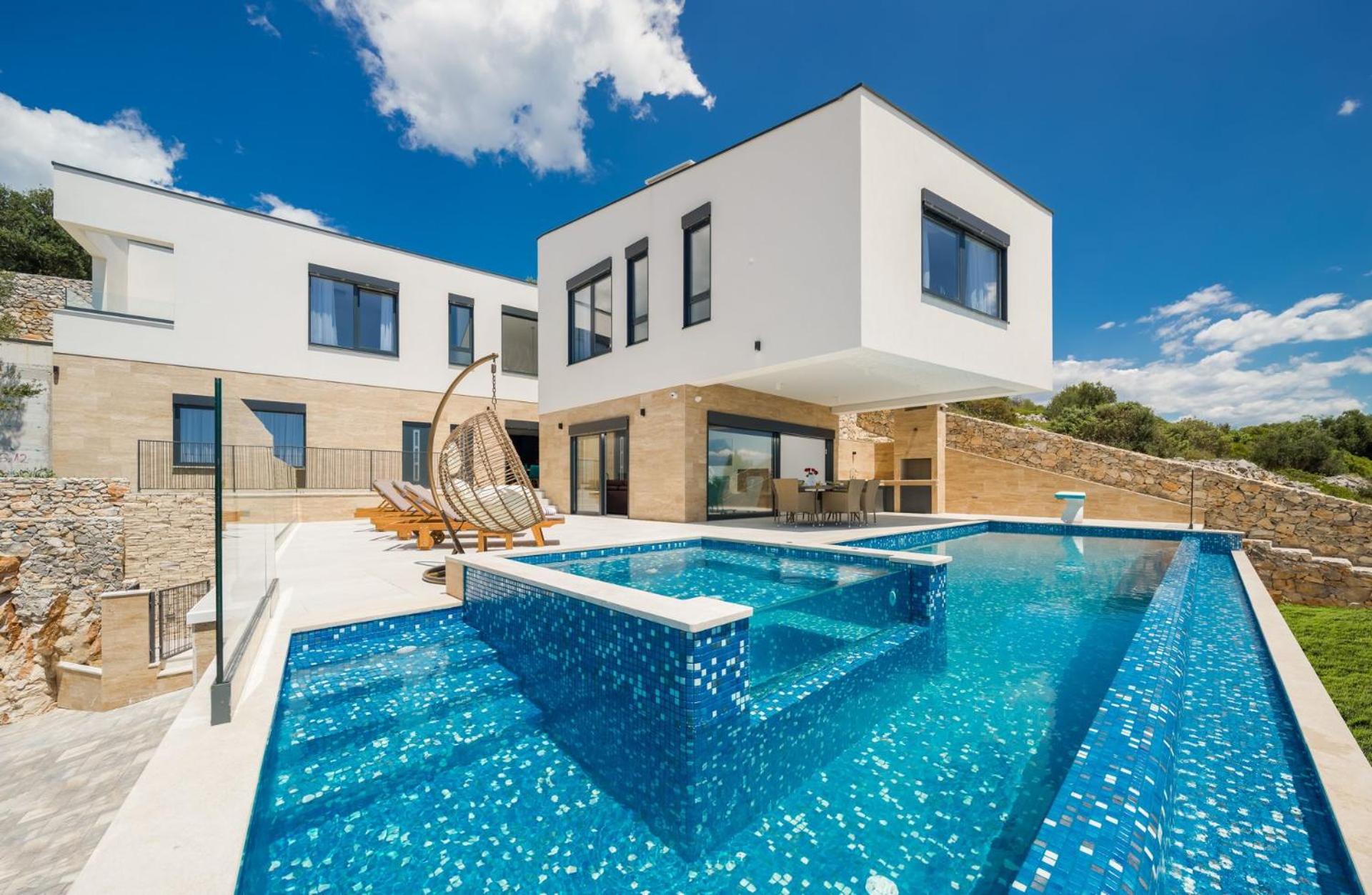Luxury Villa Gold Pearl with Pool view 3
