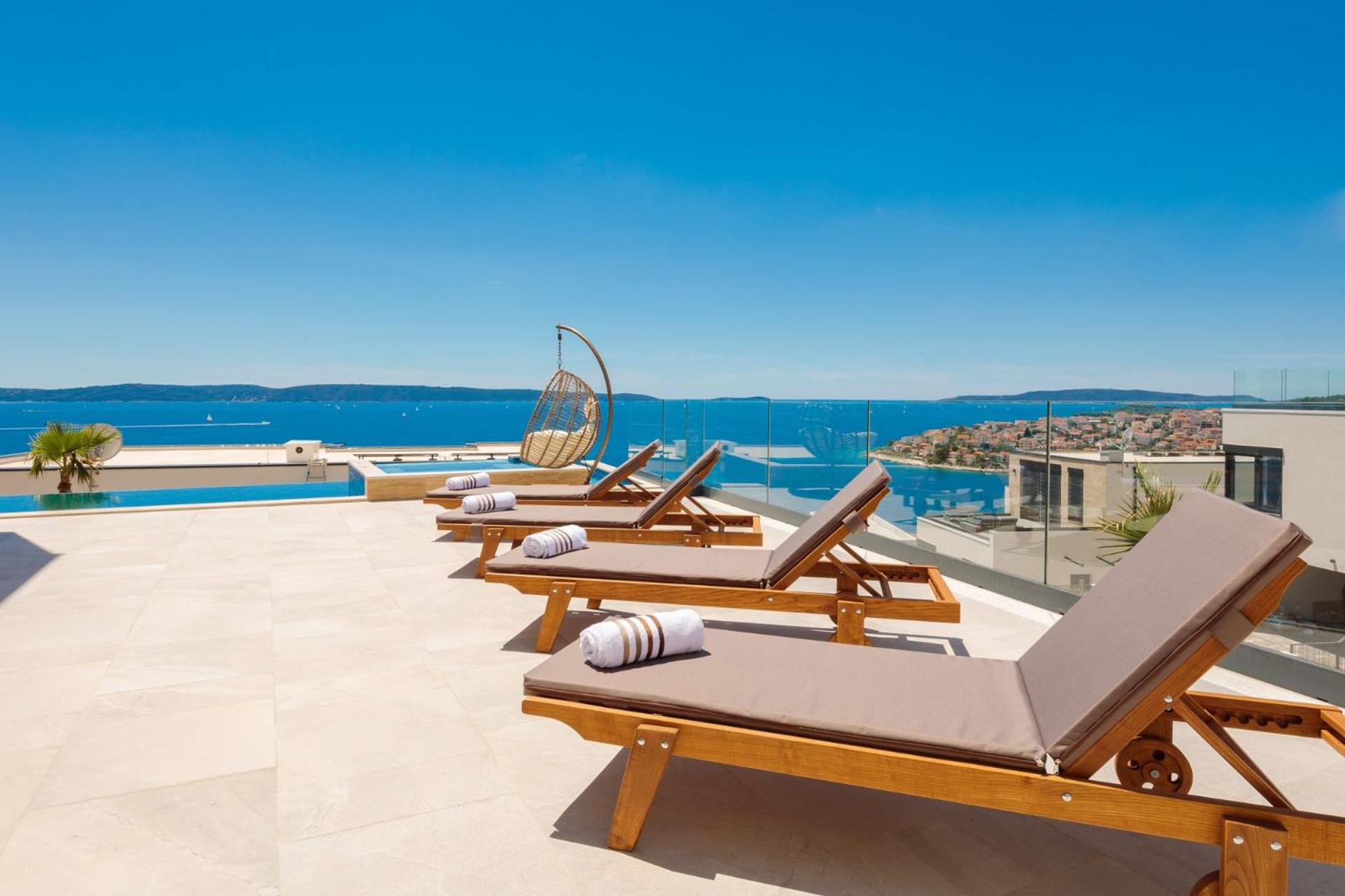 Luxury Villa Gold Pearl with Pool view 5