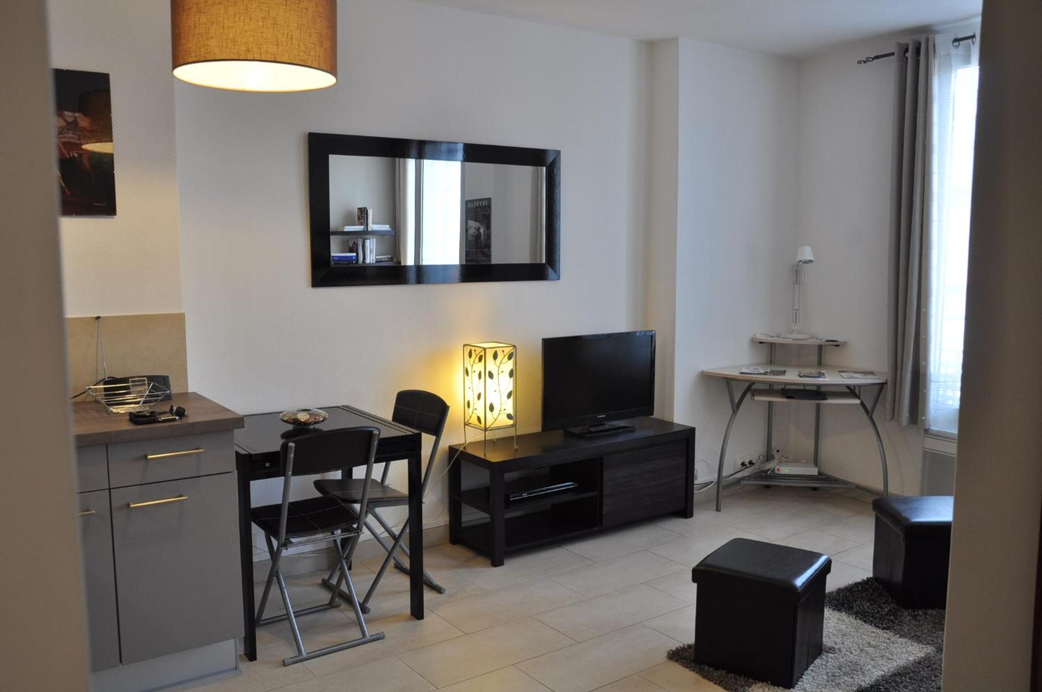 Charmant studio tout proche du port photo 5